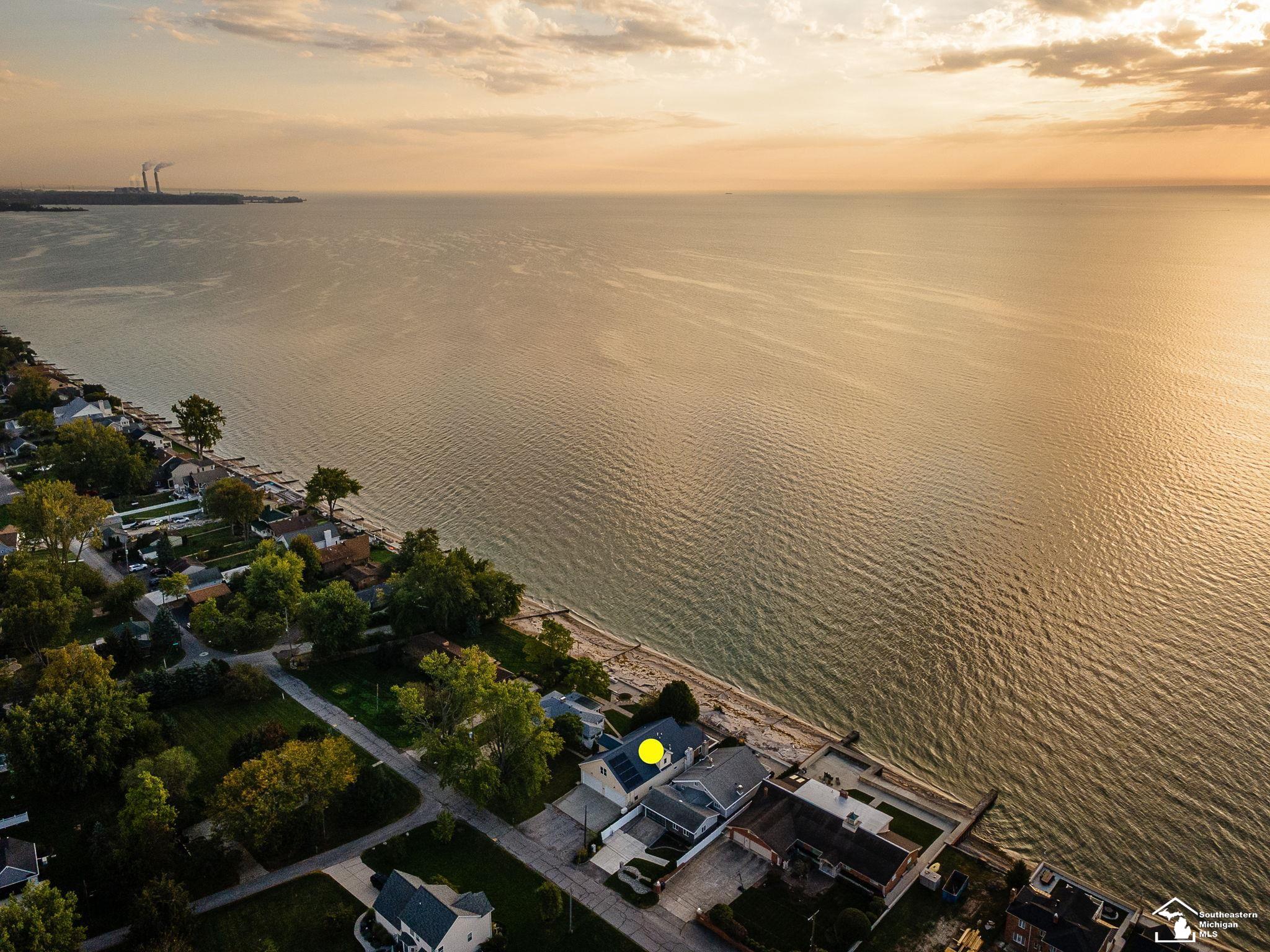 12294 Lakeshore Drive