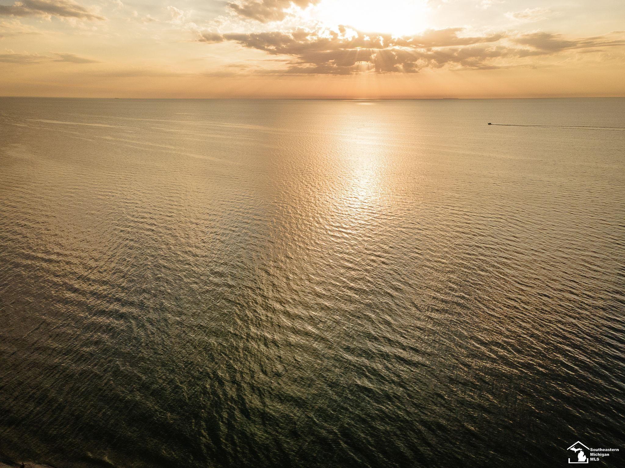 12294 Lakeshore Drive