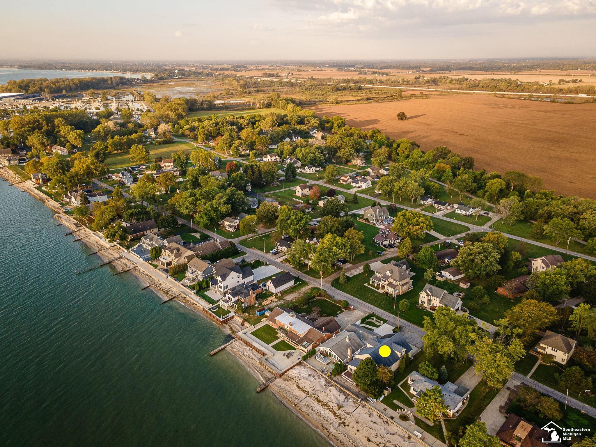 12294 Lakeshore Drive