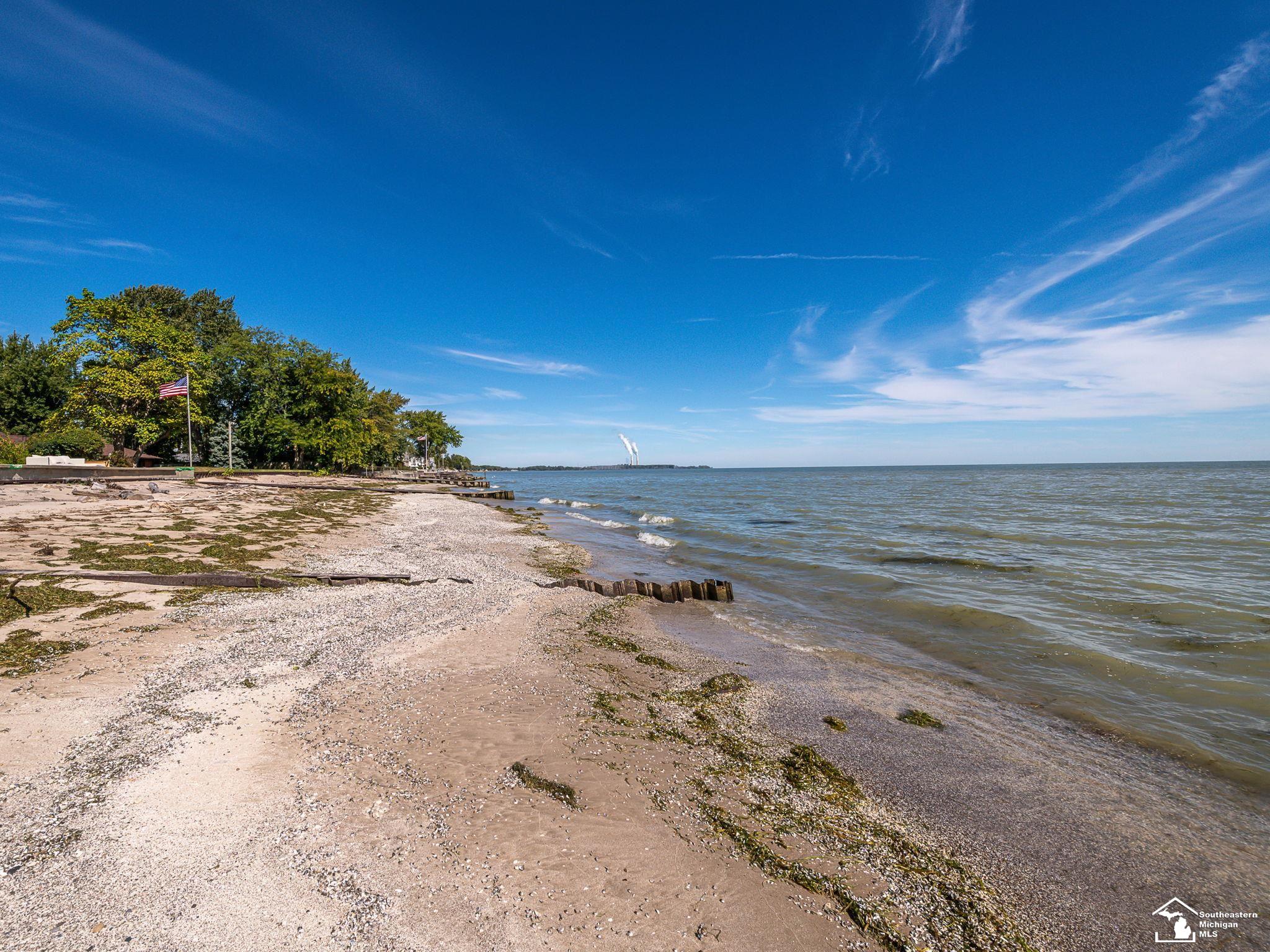 12294 Lakeshore Drive