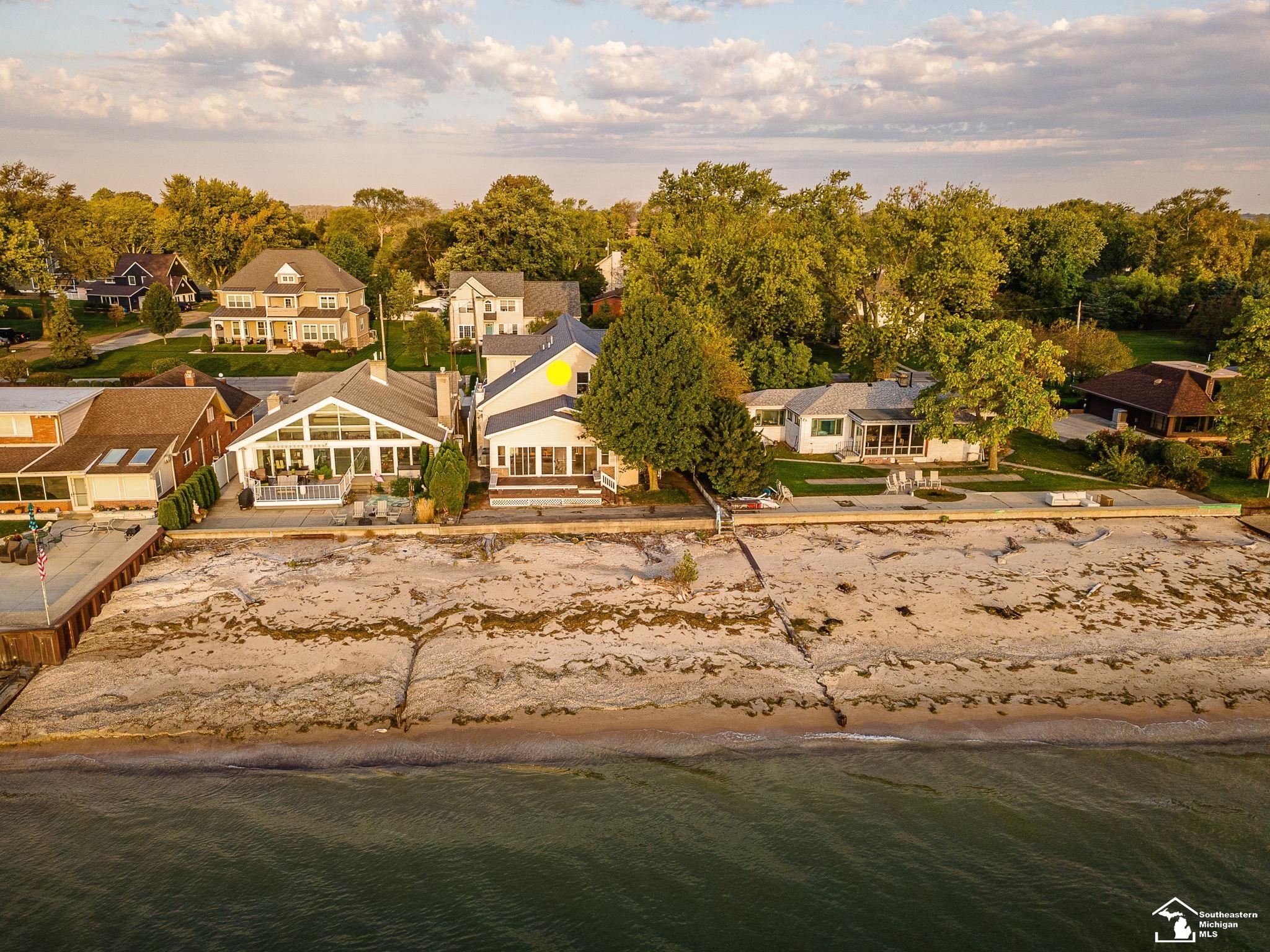 12294 Lakeshore Drive