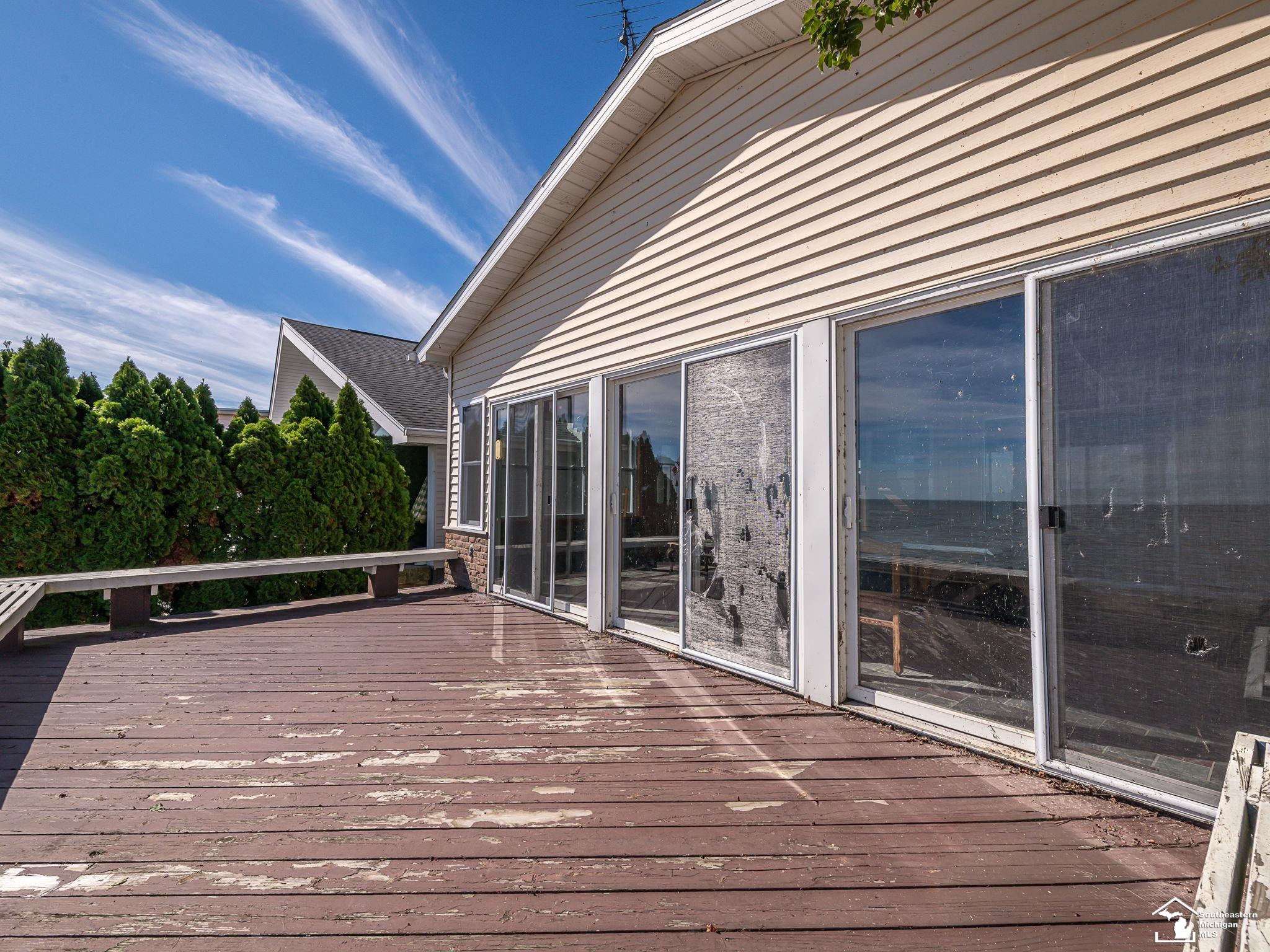 12294 Lakeshore Drive