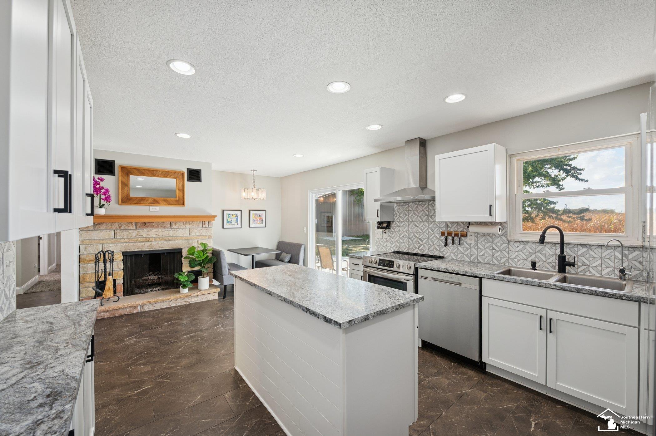 7555 Sylvania Petersburg Road