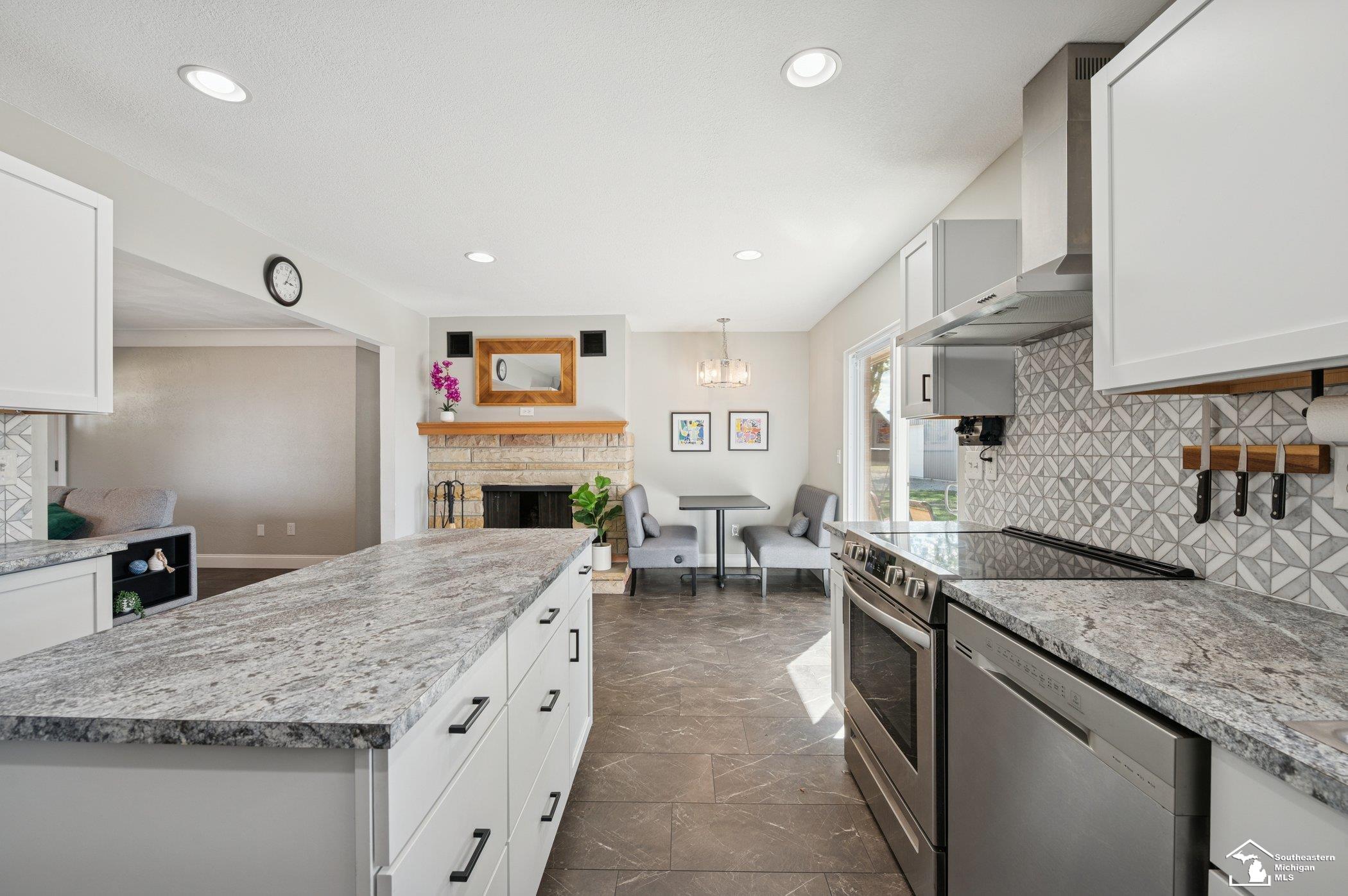 7555 Sylvania Petersburg Road