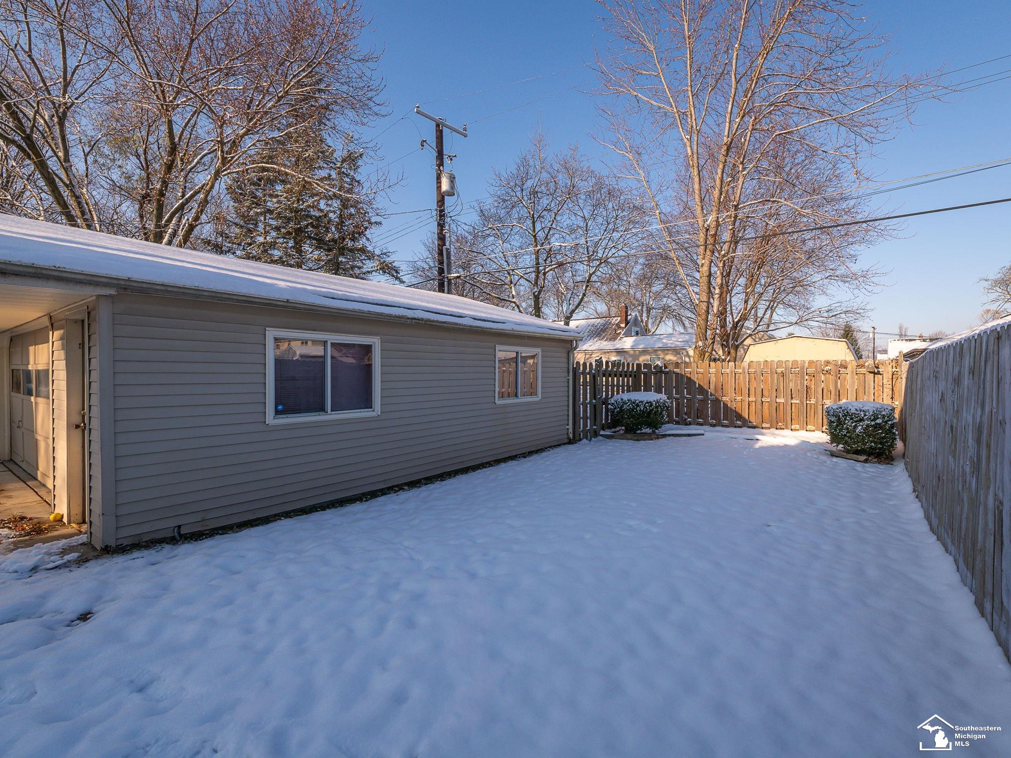 928 Wolverine Avenue