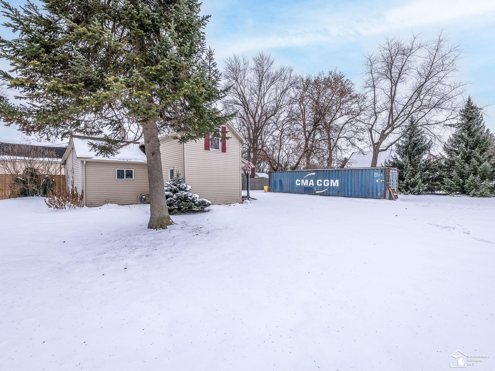 196 E Walnut Street