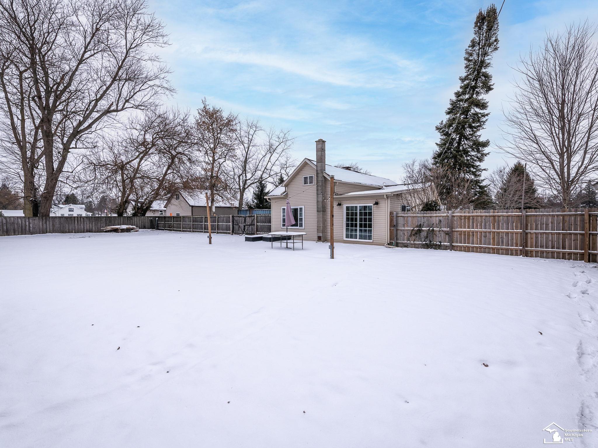 196 E Walnut Street