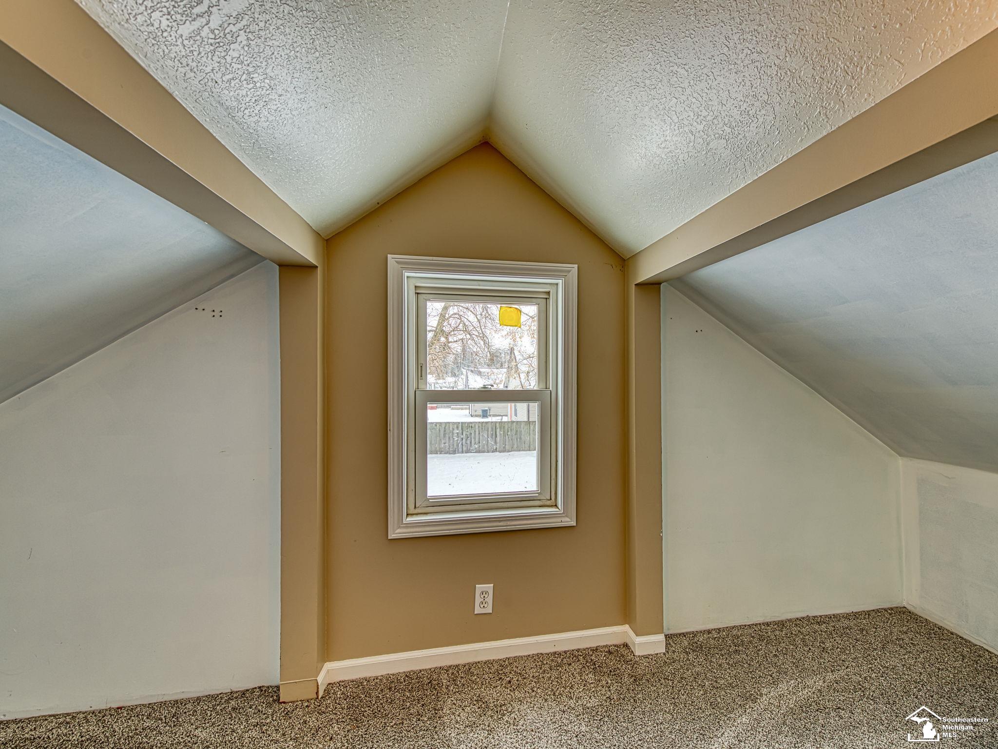 196 E Walnut Street