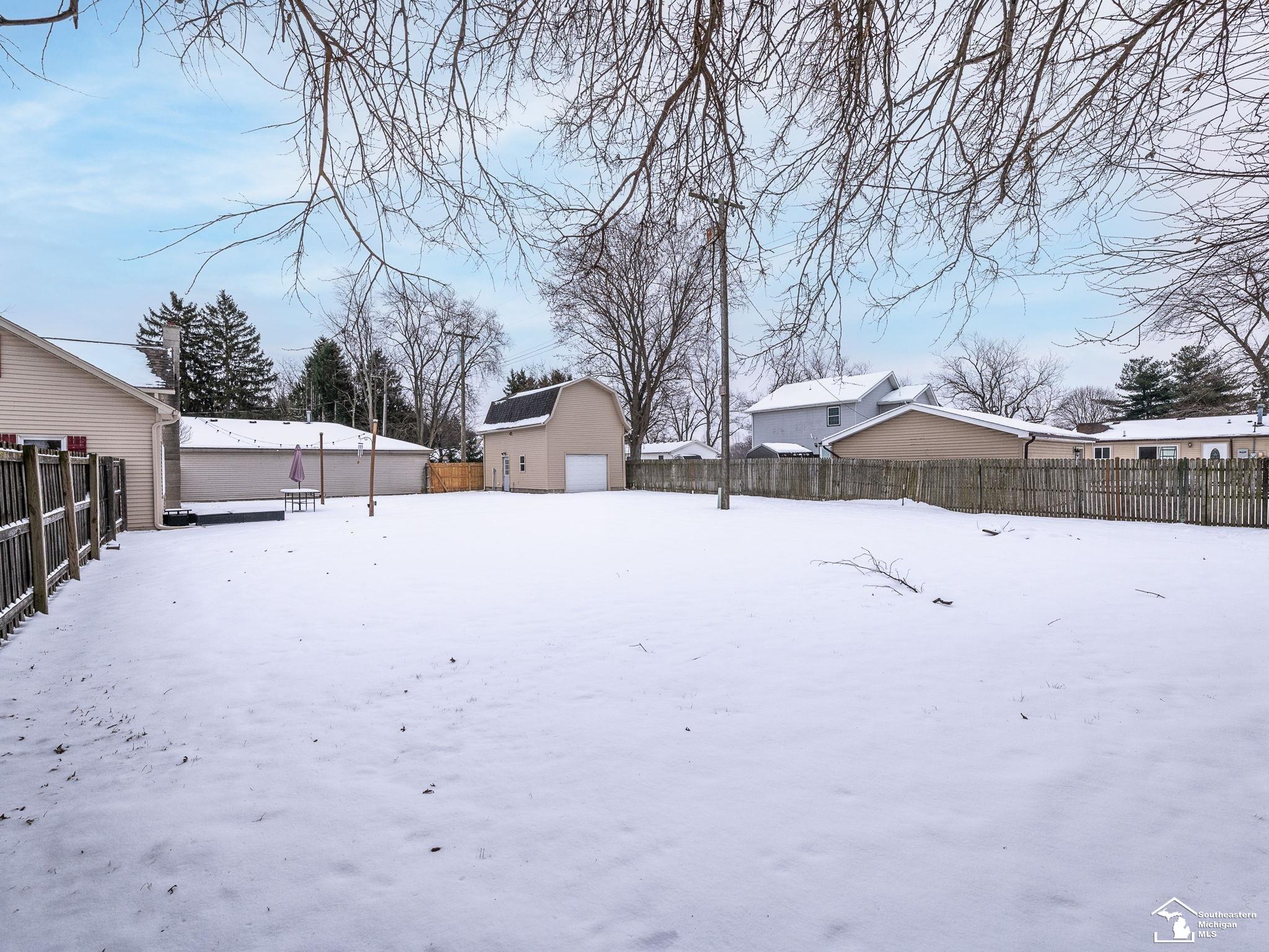 196 E Walnut Street