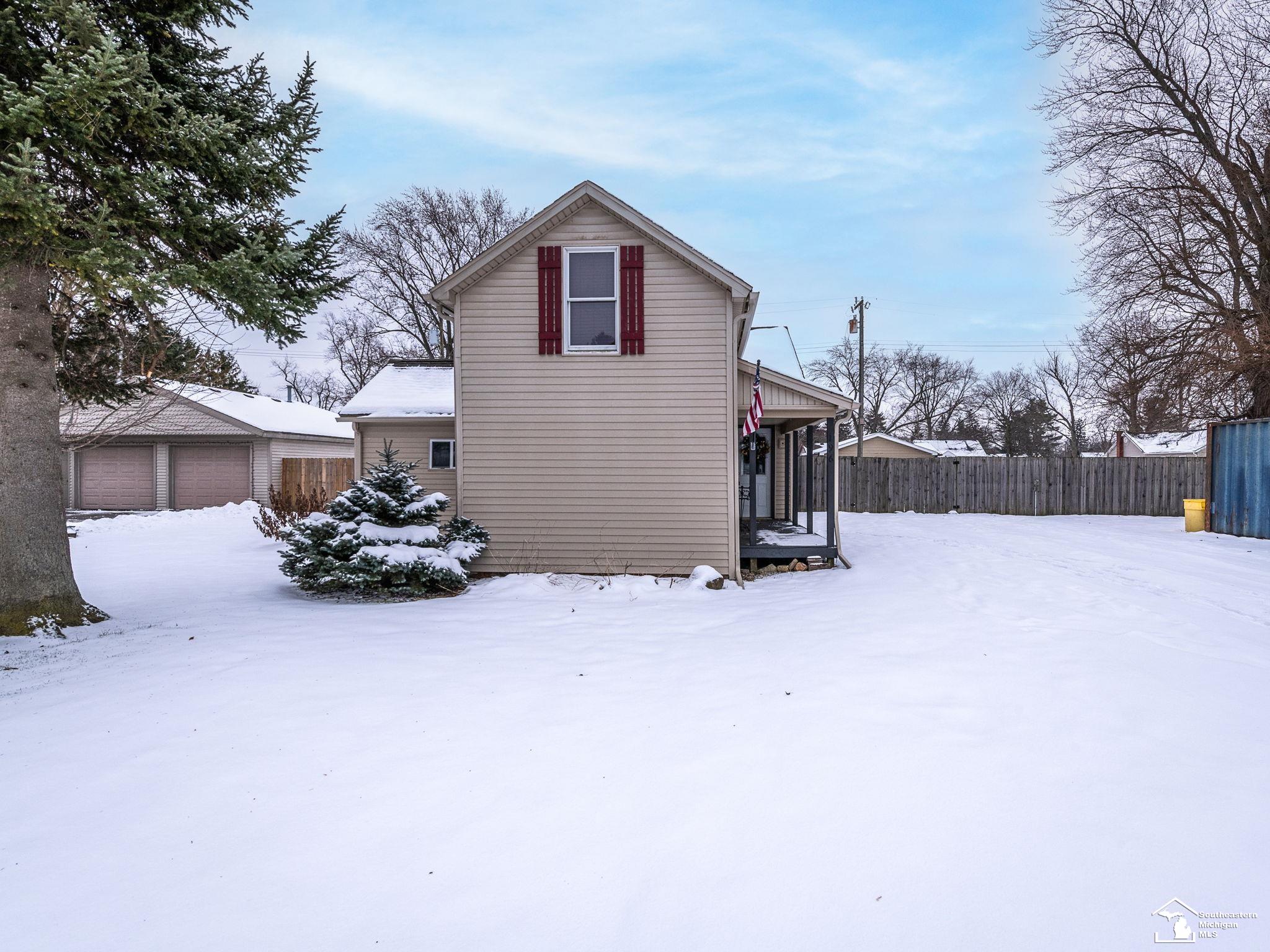 196 E Walnut Street