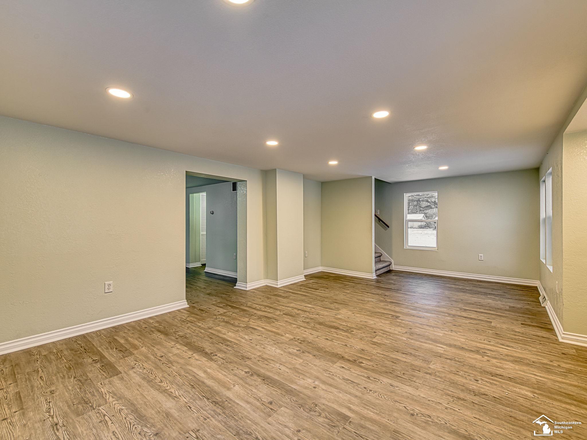 3157 Maplewood Avenue