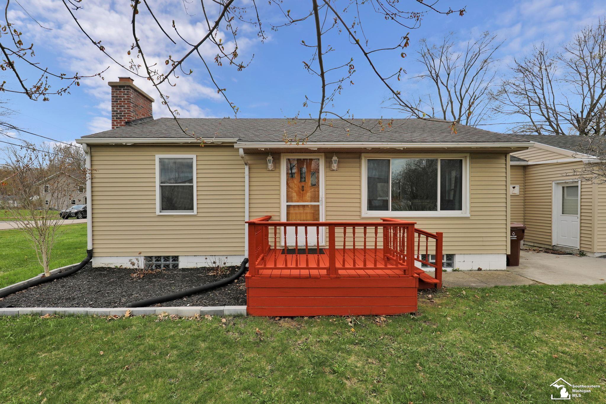 695 N Cedar Street
