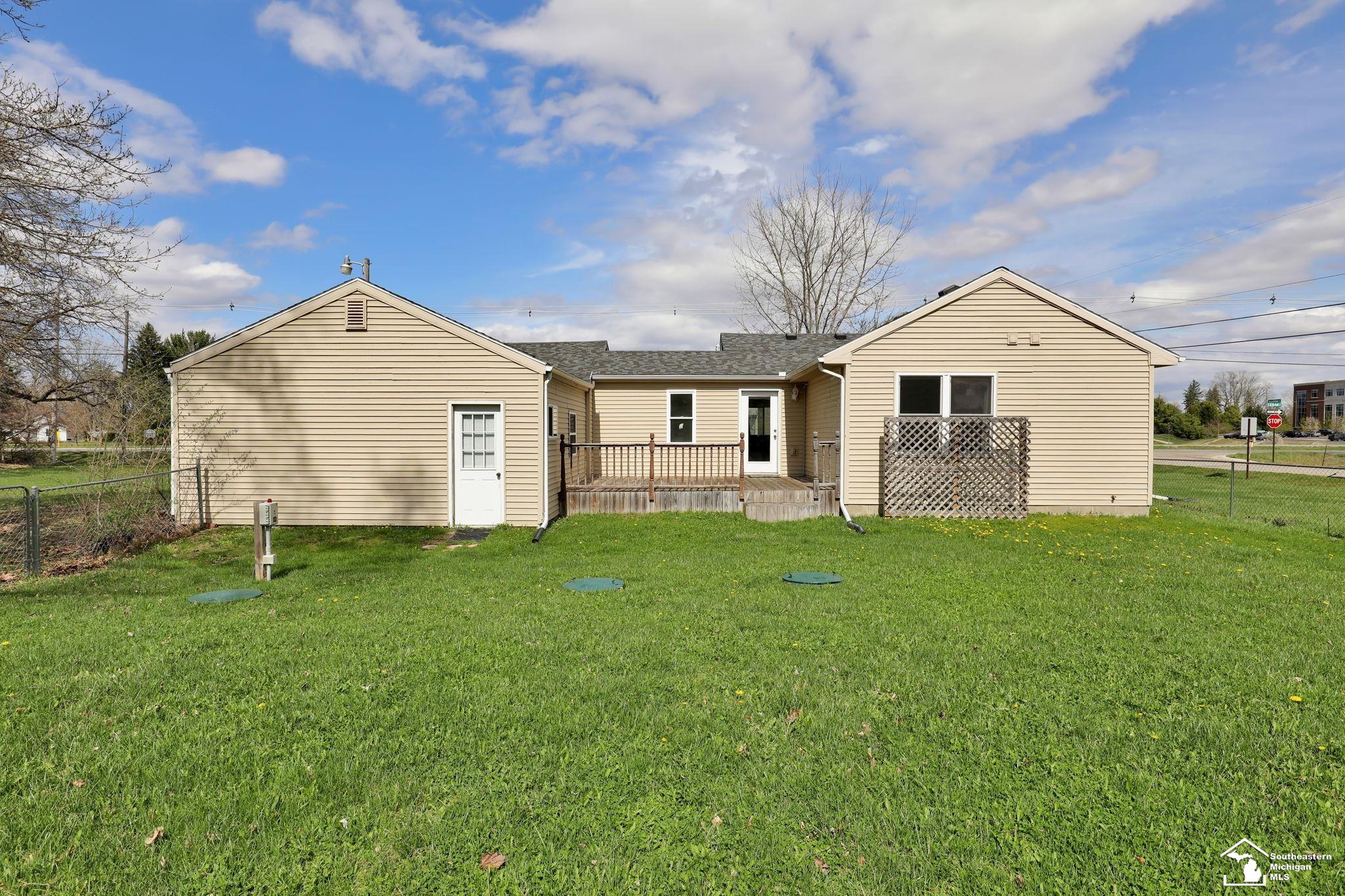 695 N Cedar Street