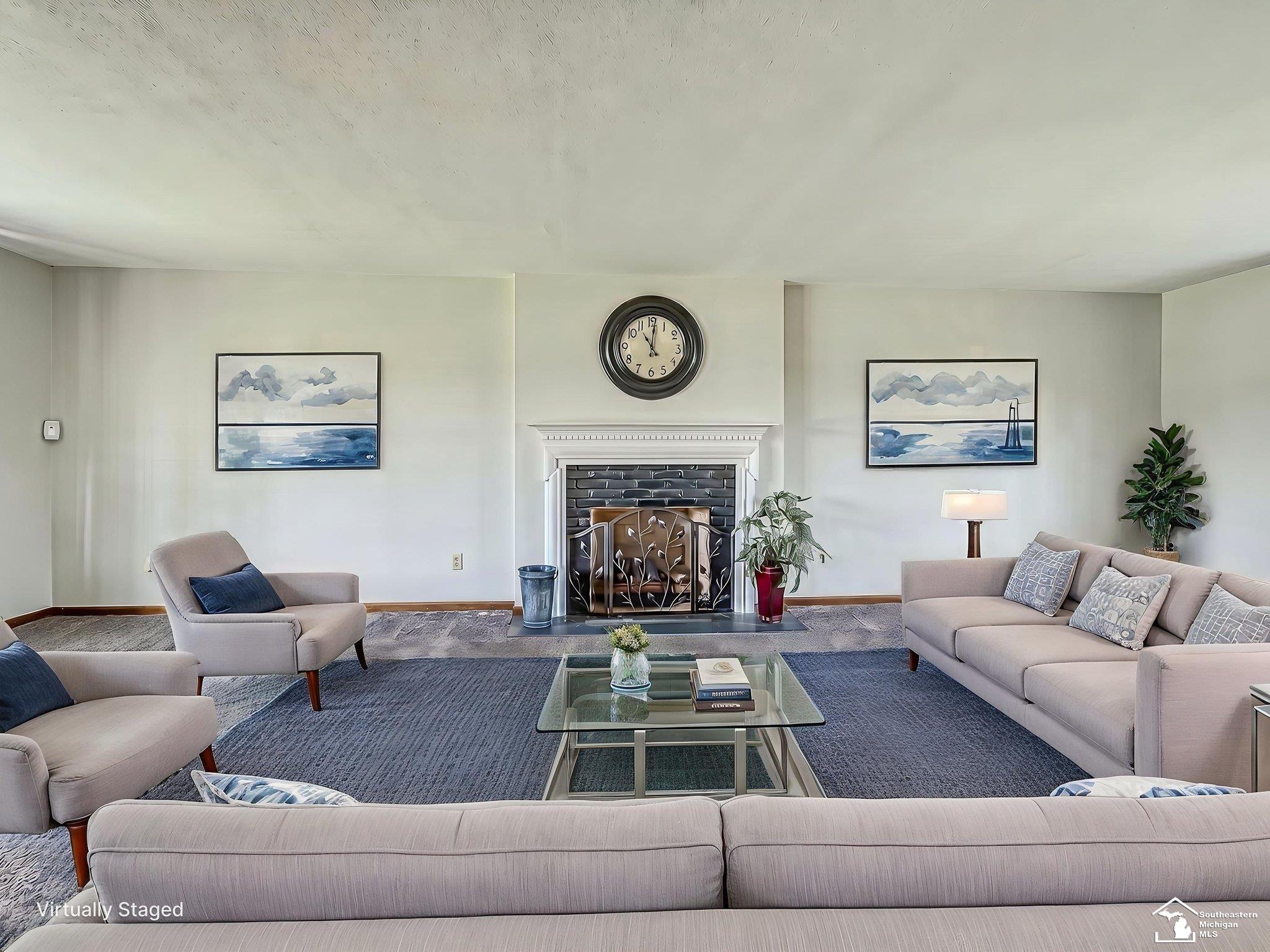 1060 Hollywood Drive