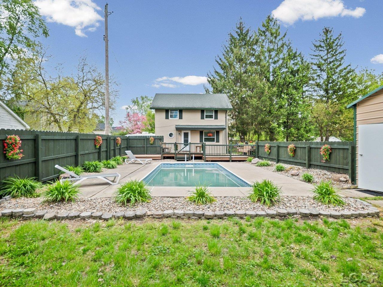 106 W Walnut Street