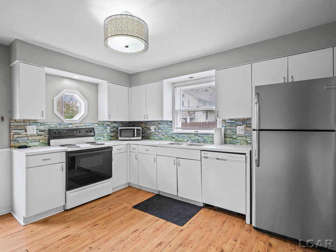106 W Walnut Street