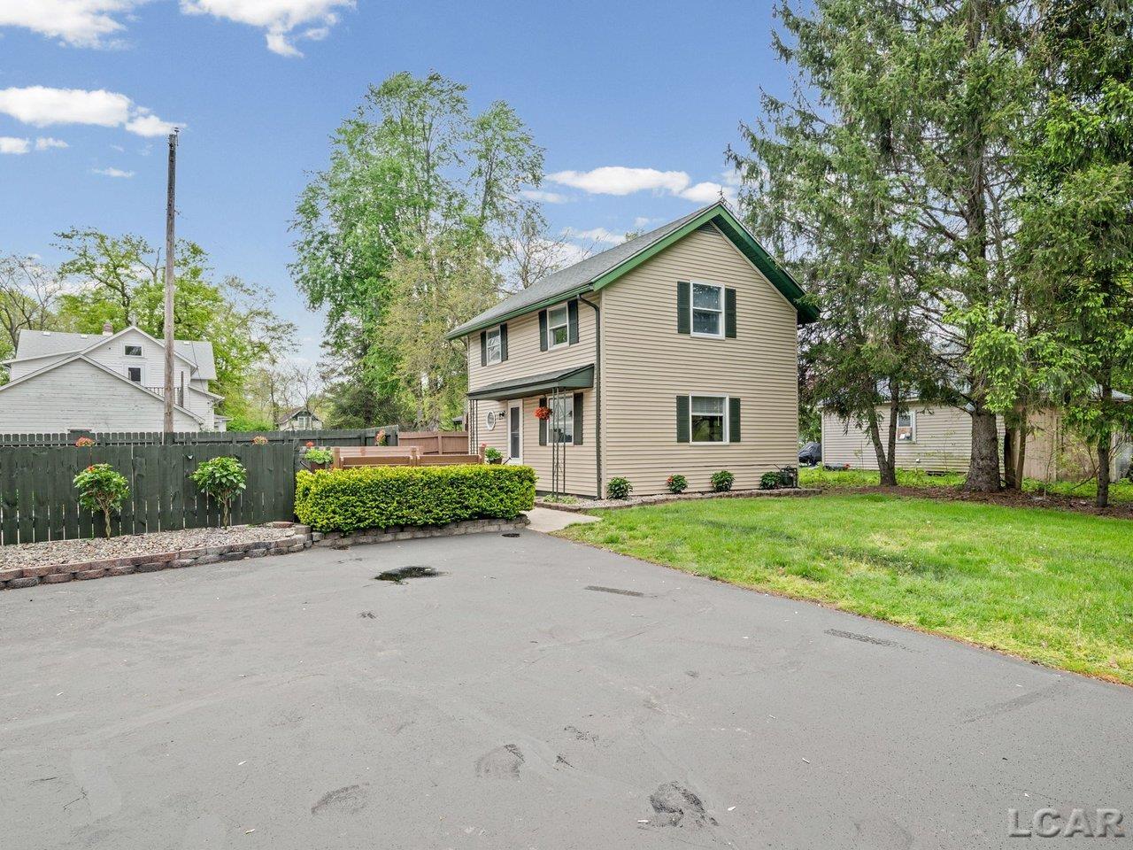 106 W Walnut Street