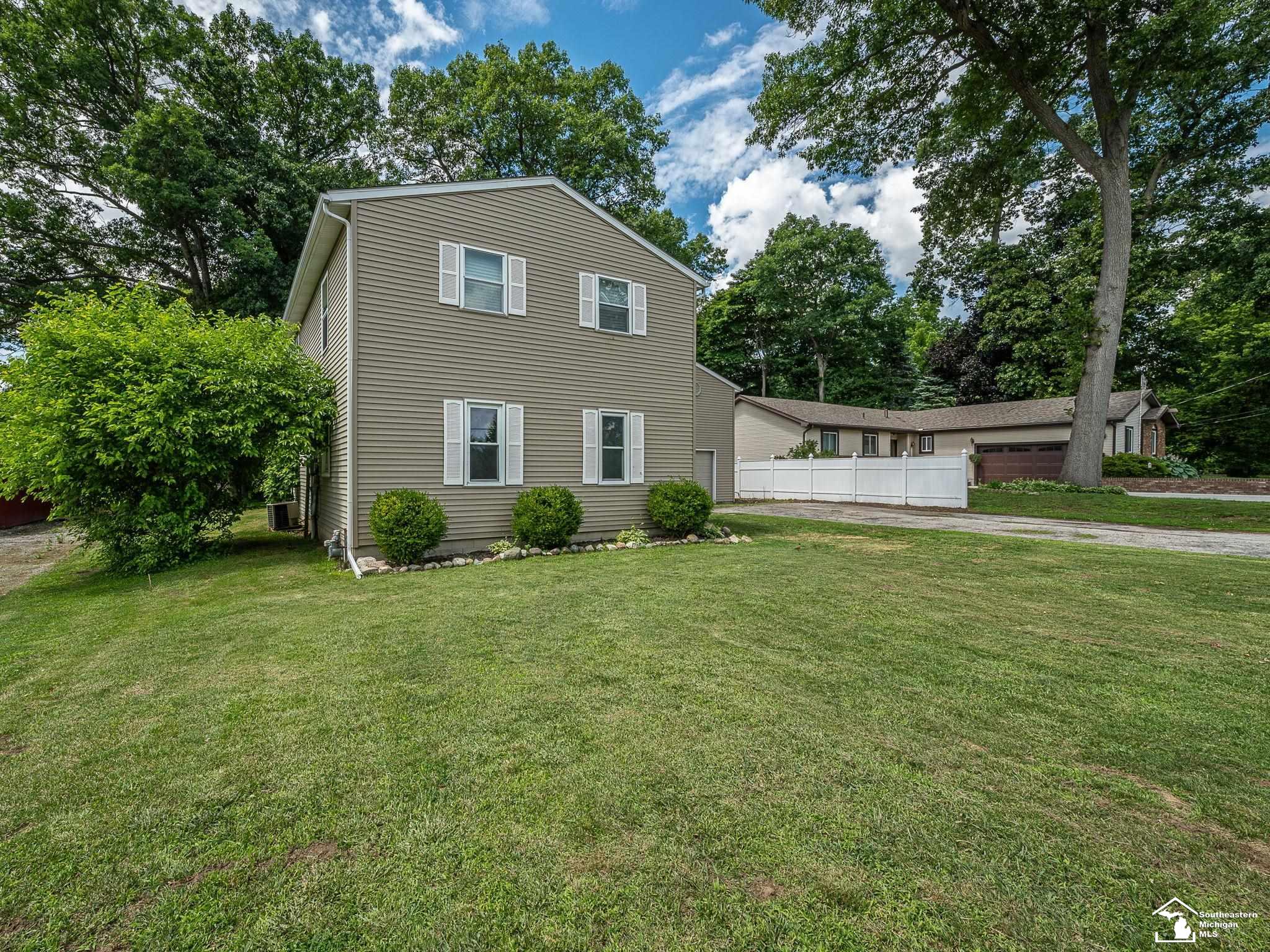 3881 E Stein Road