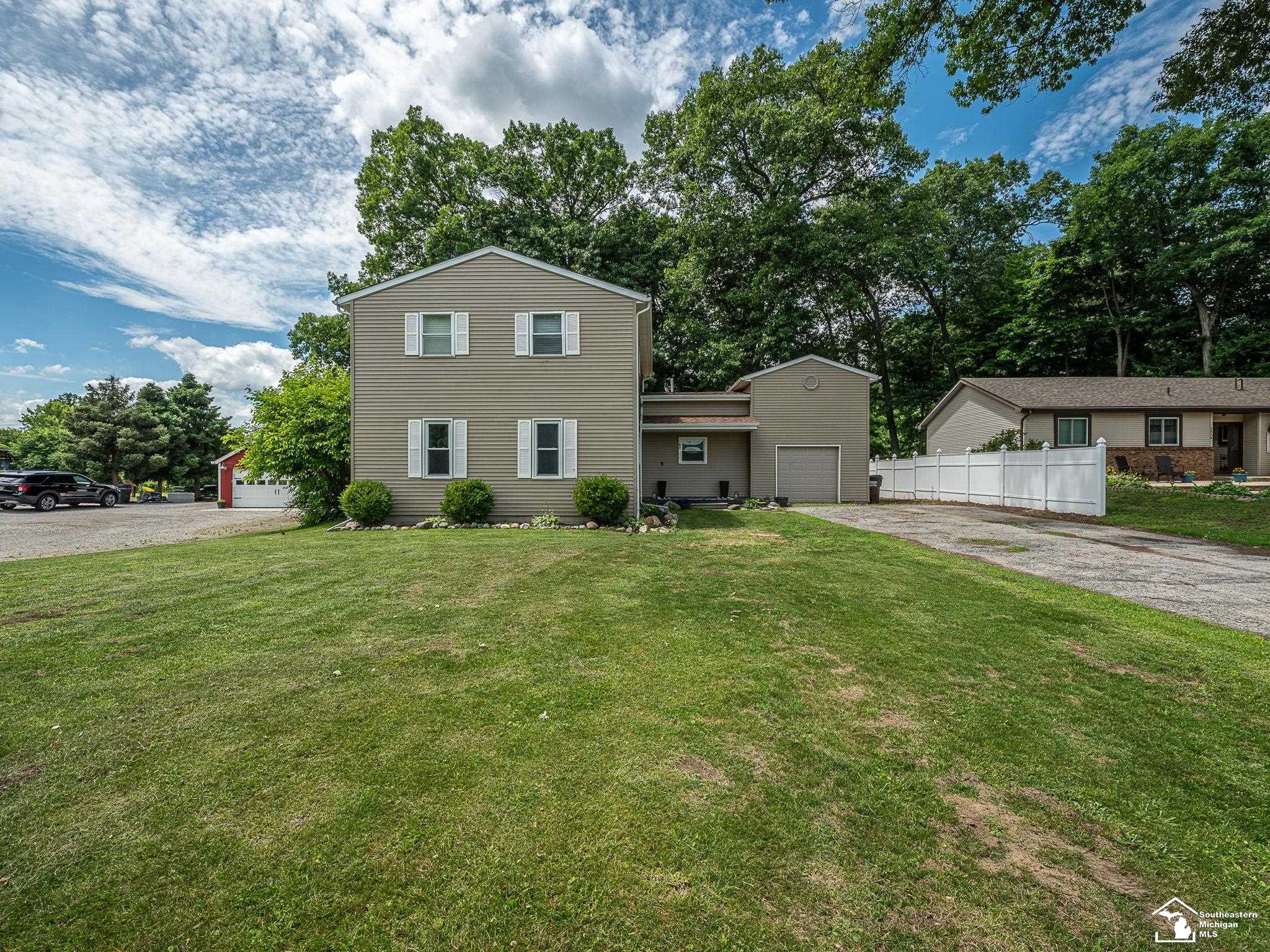 3881 E Stein Road