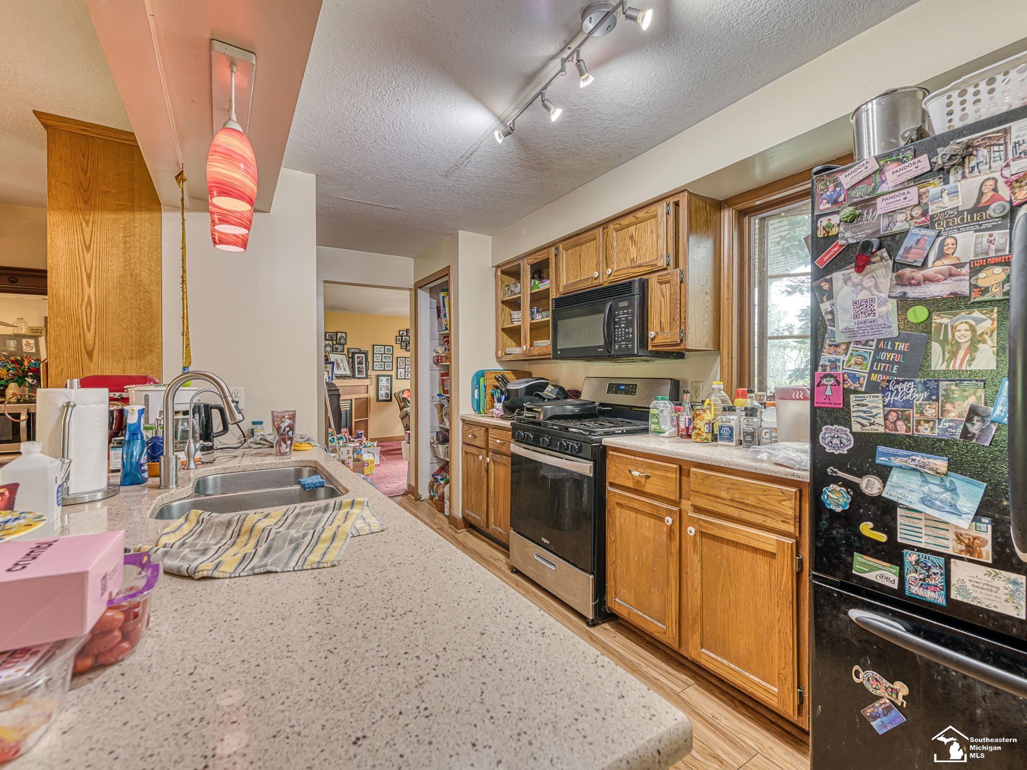 1689 W Rauch Road