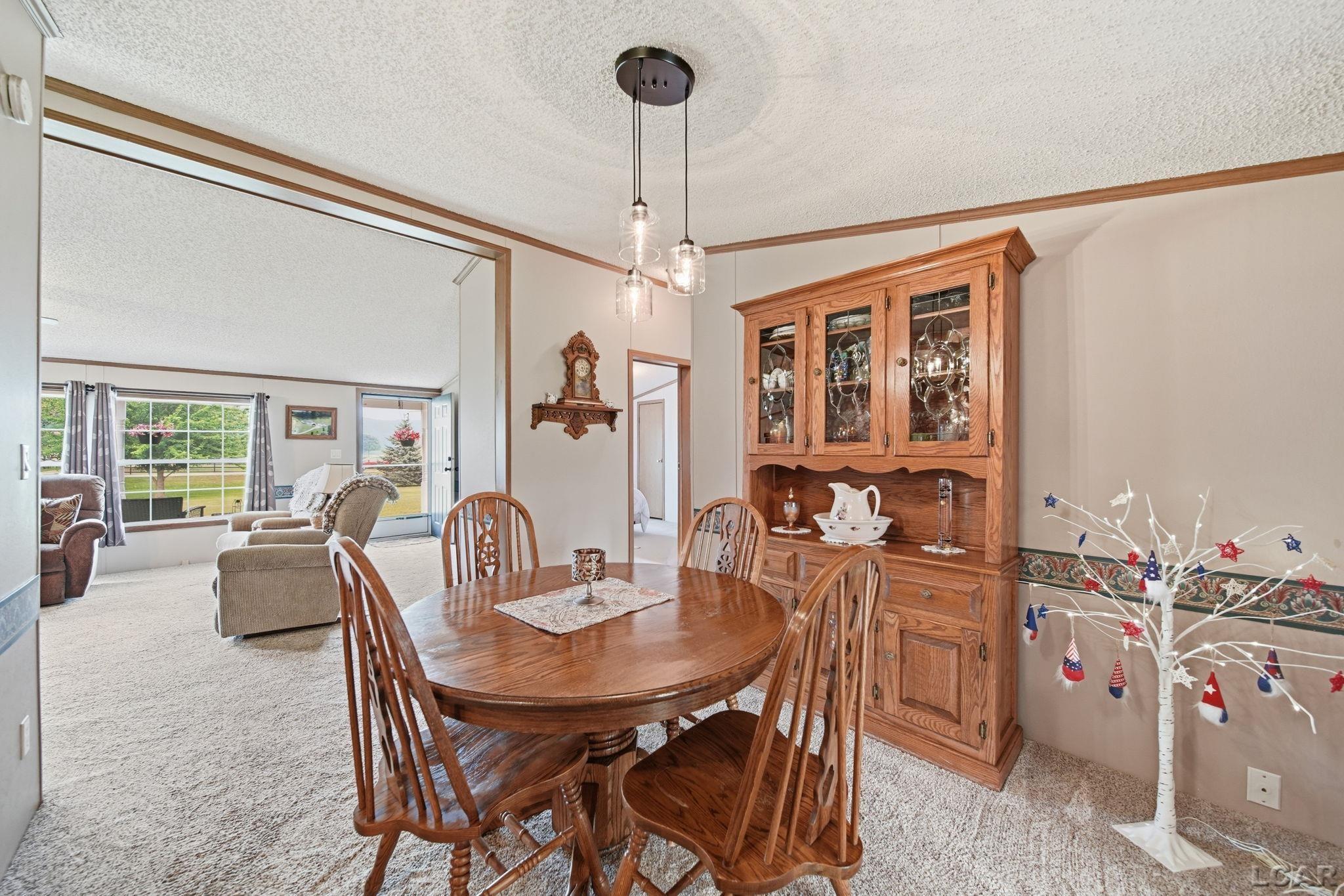 1052 Meanwell Road