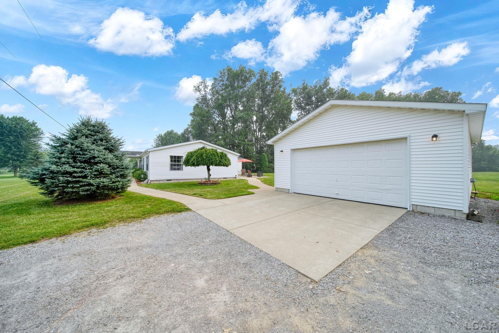 1052 Meanwell Road