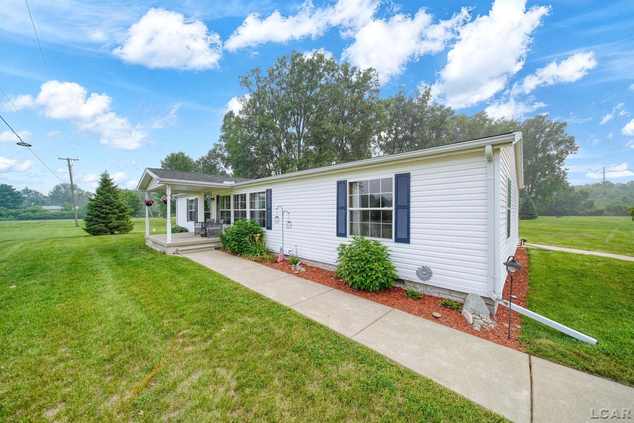 1052 Meanwell Road