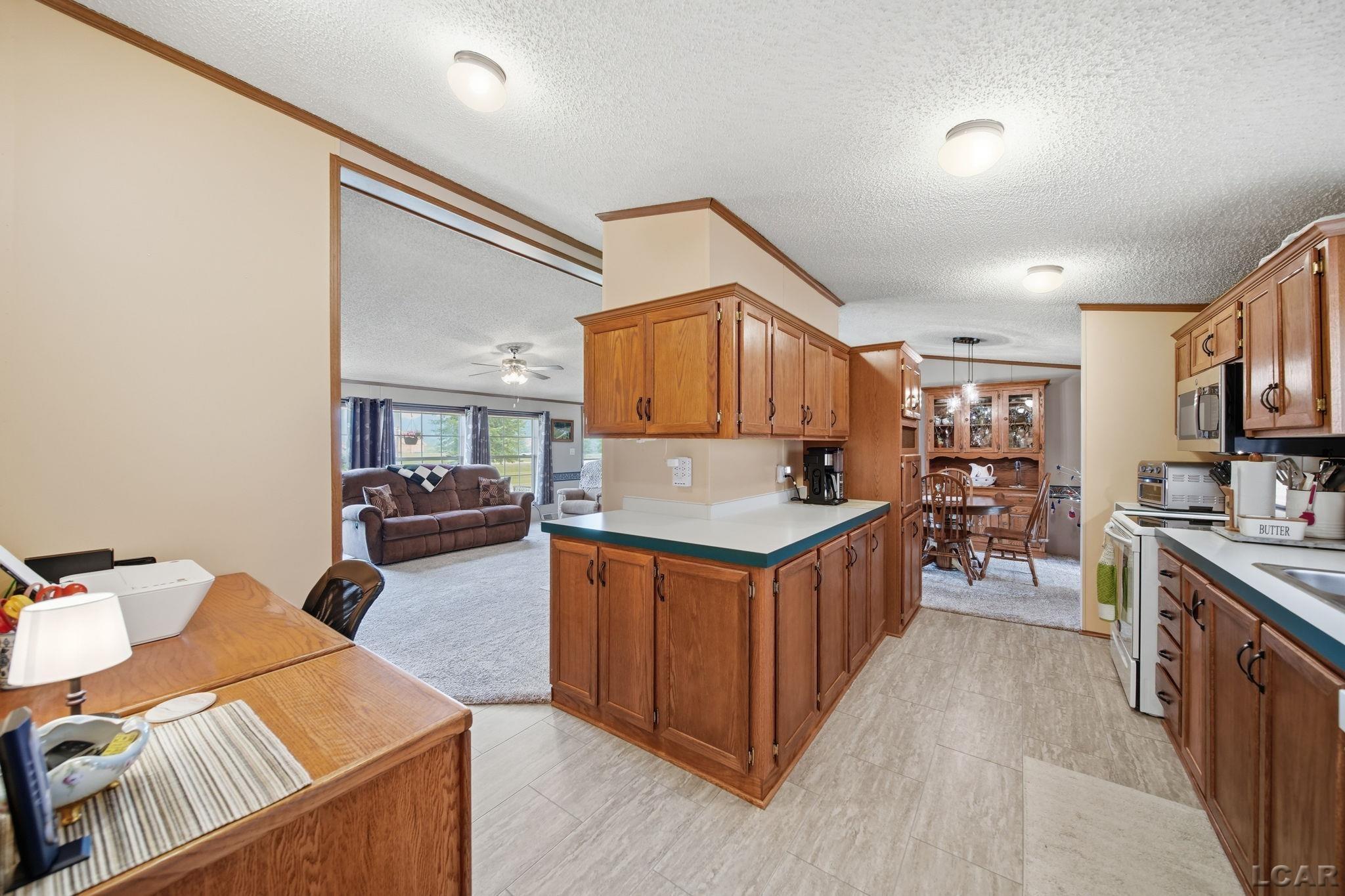 1052 Meanwell Road