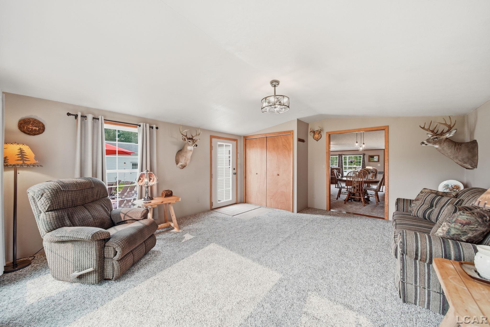 1052 Meanwell Road