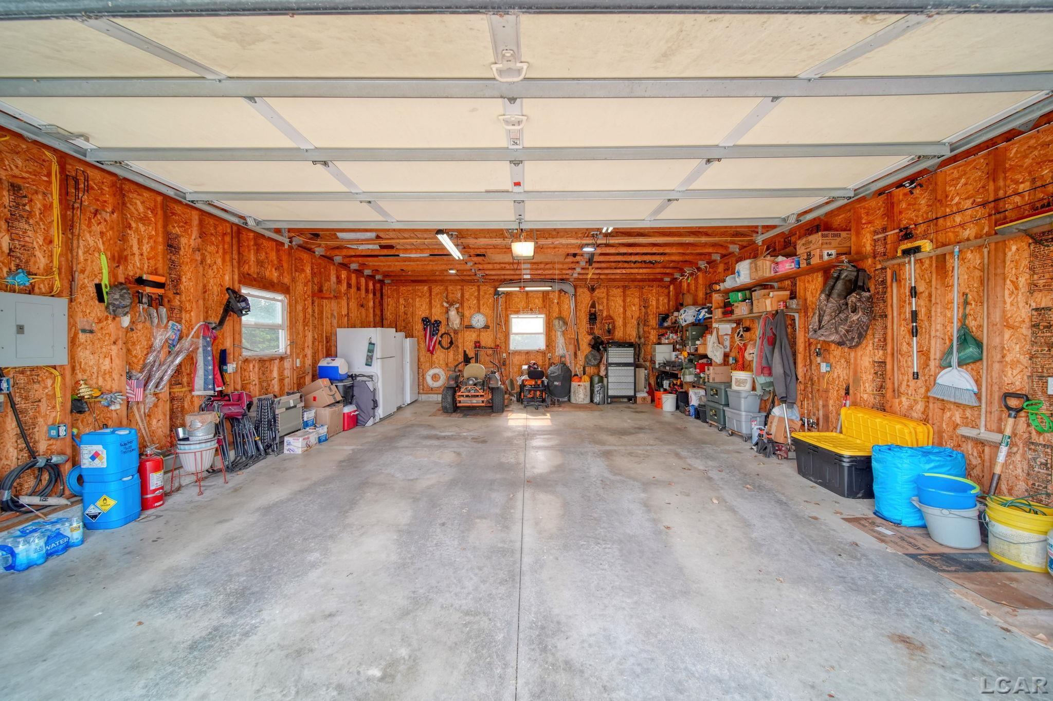 1052 Meanwell Road