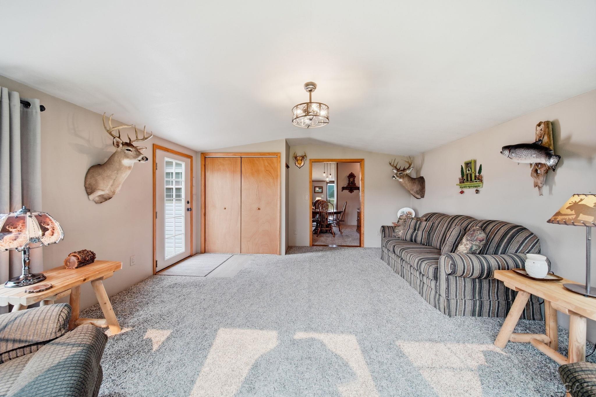 1052 Meanwell Road