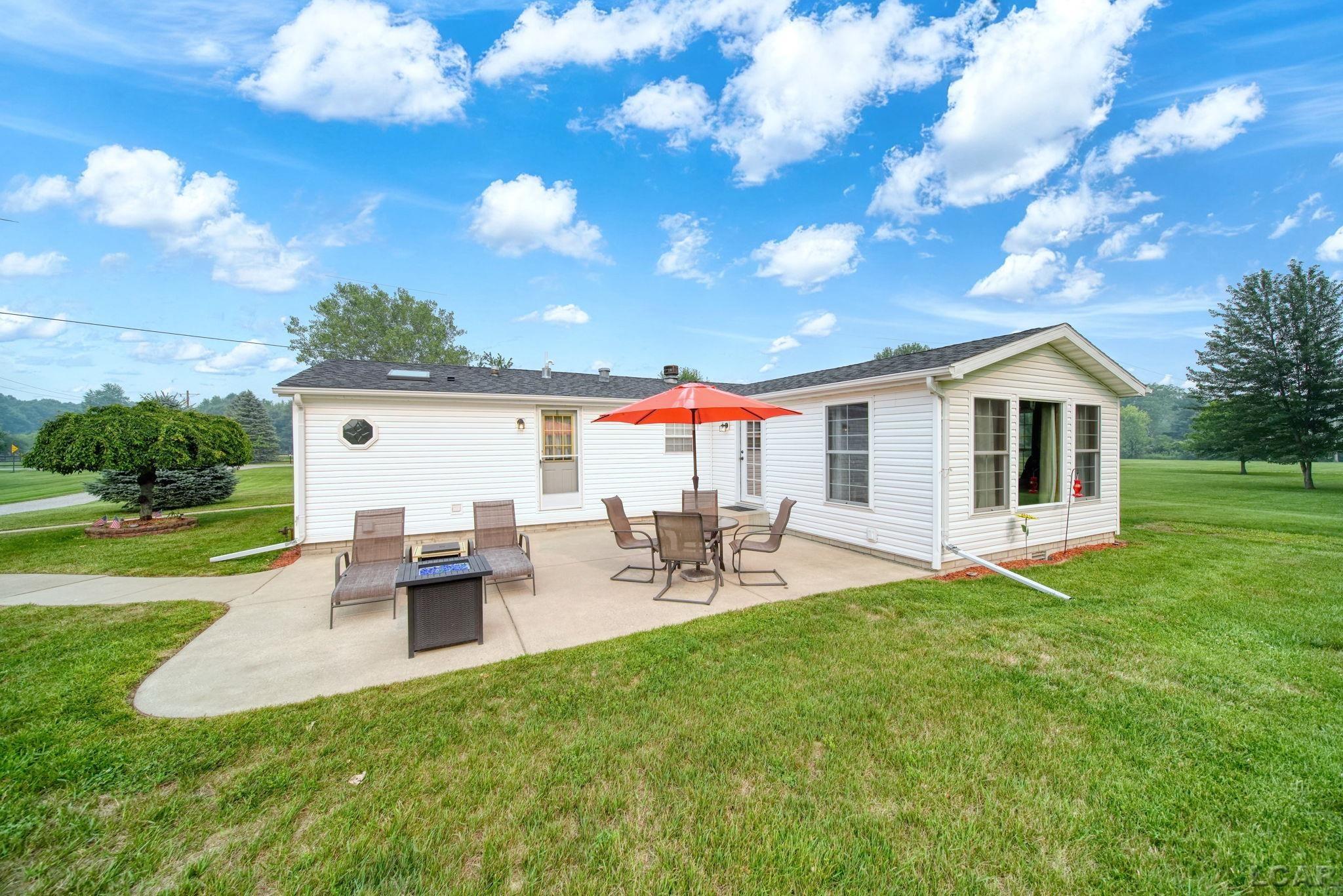 1052 Meanwell Road