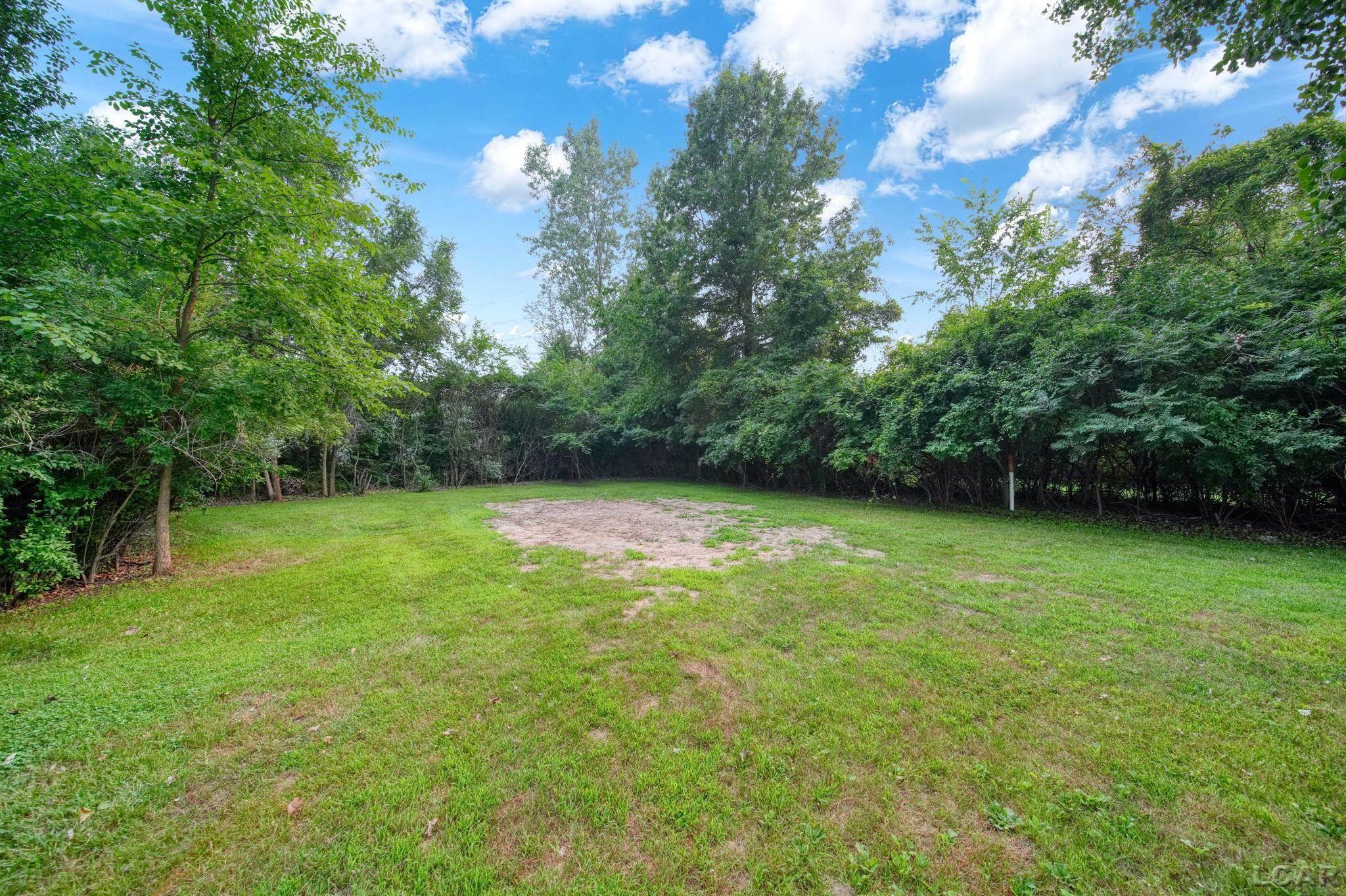 1052 Meanwell Road