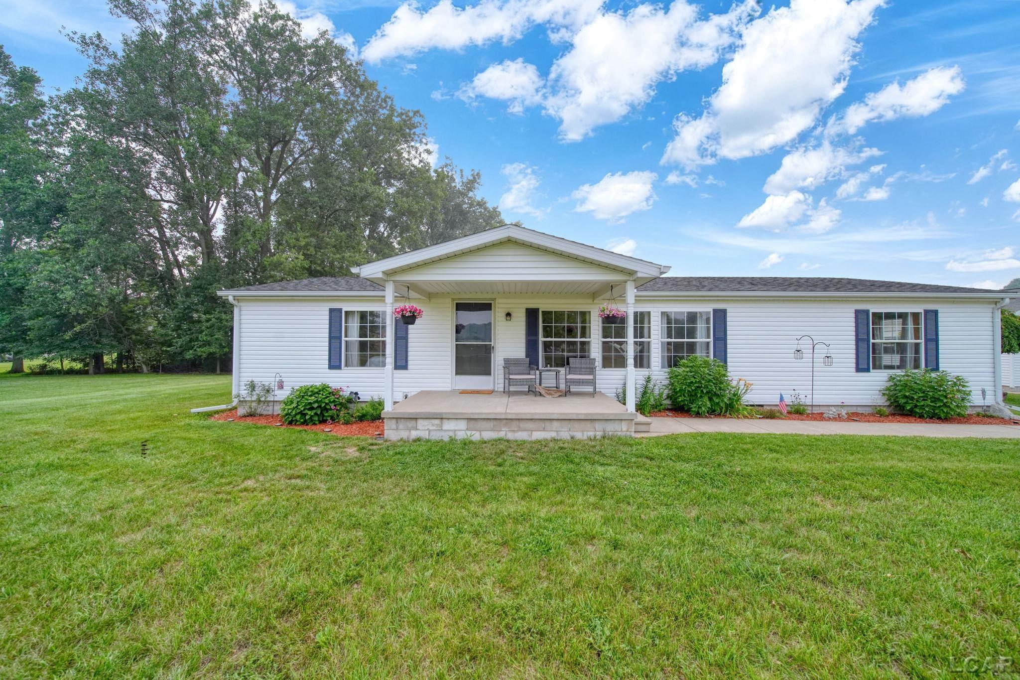 1052 Meanwell Road