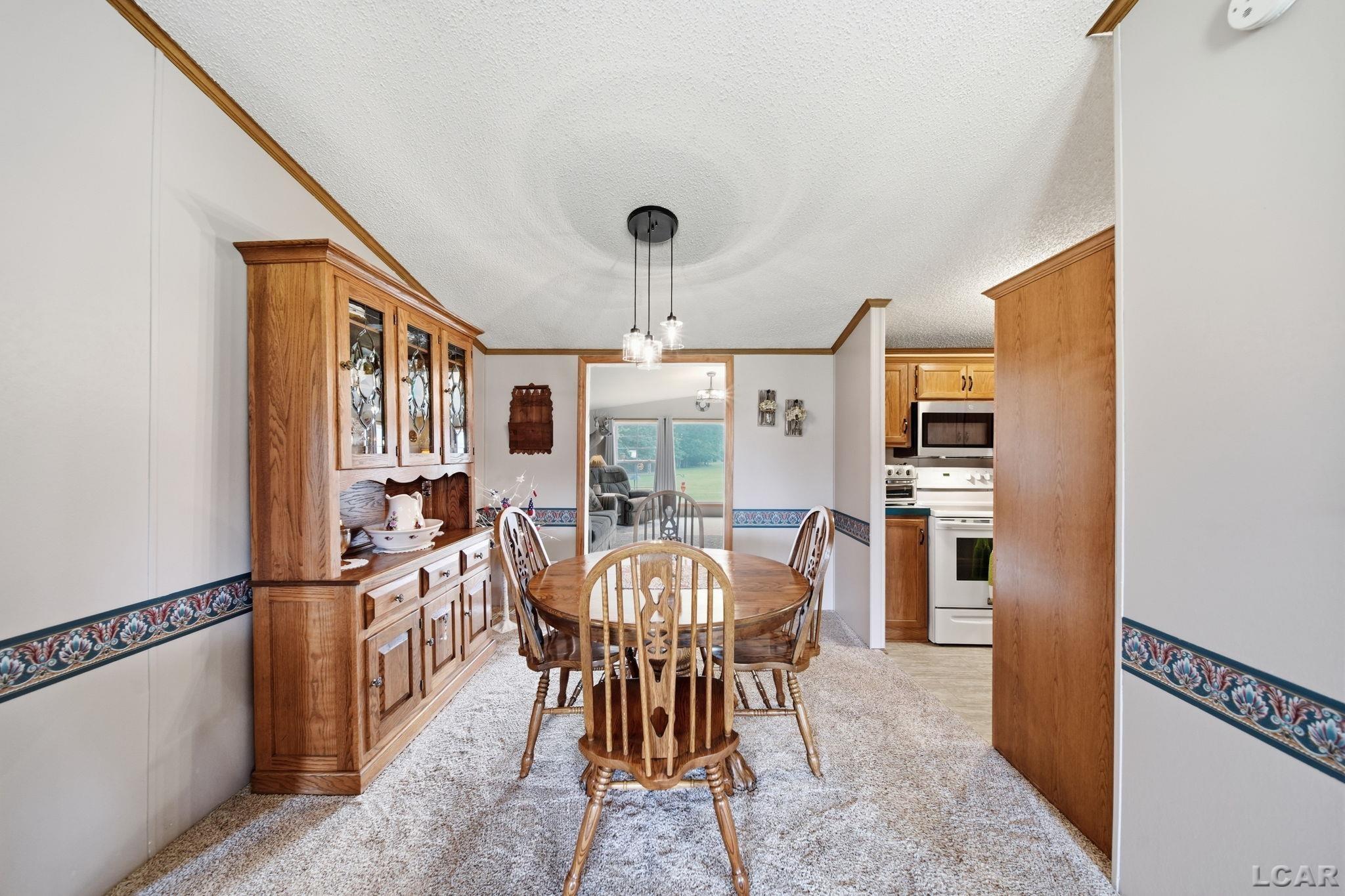 1052 Meanwell Road