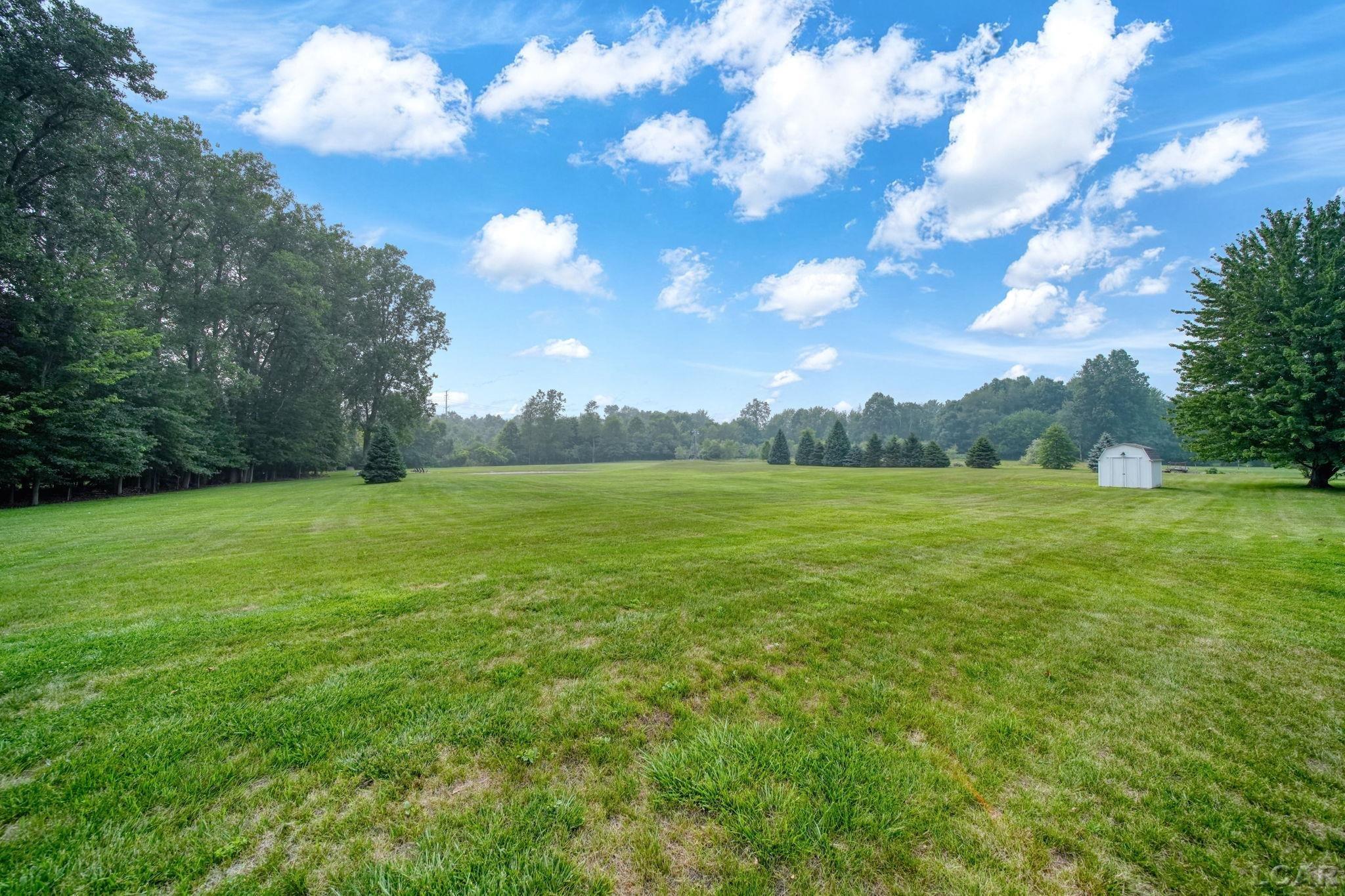 1052 Meanwell Road