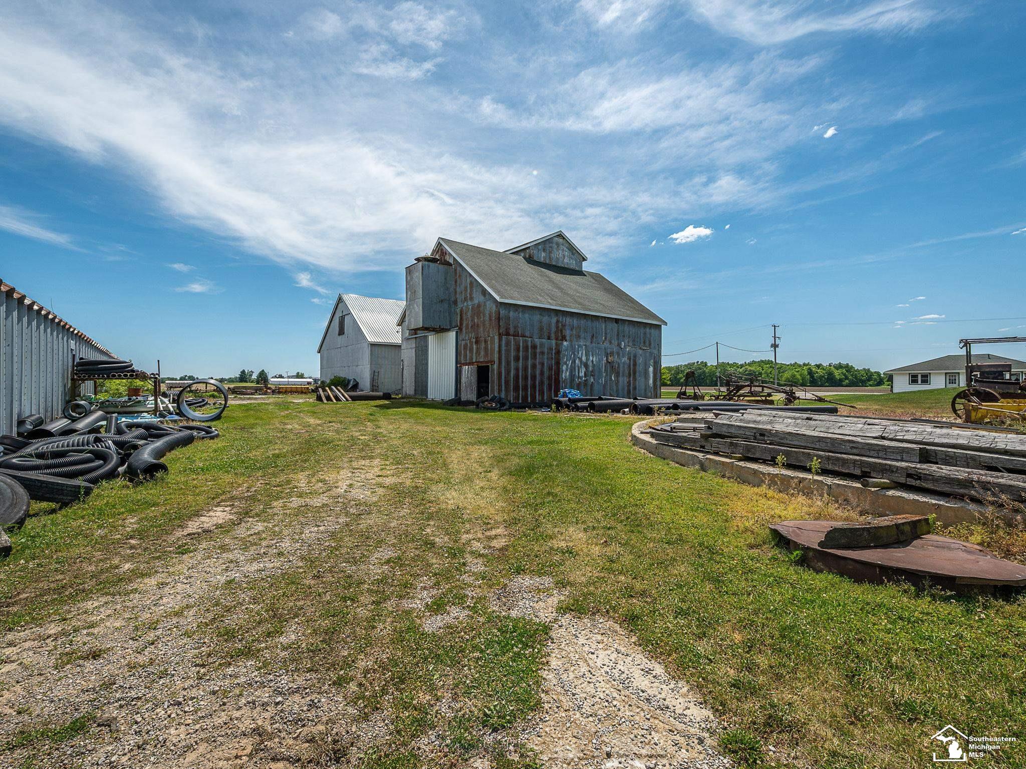 1661 Bucholtz Highway