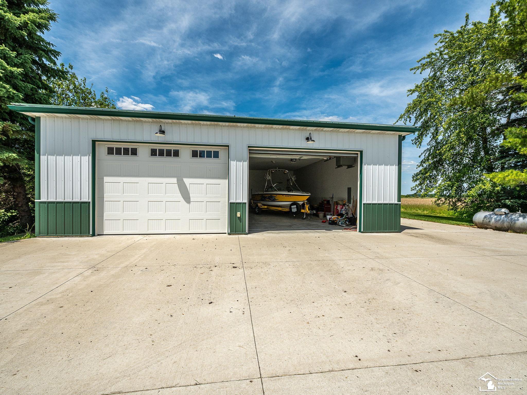 1661 Bucholtz Highway