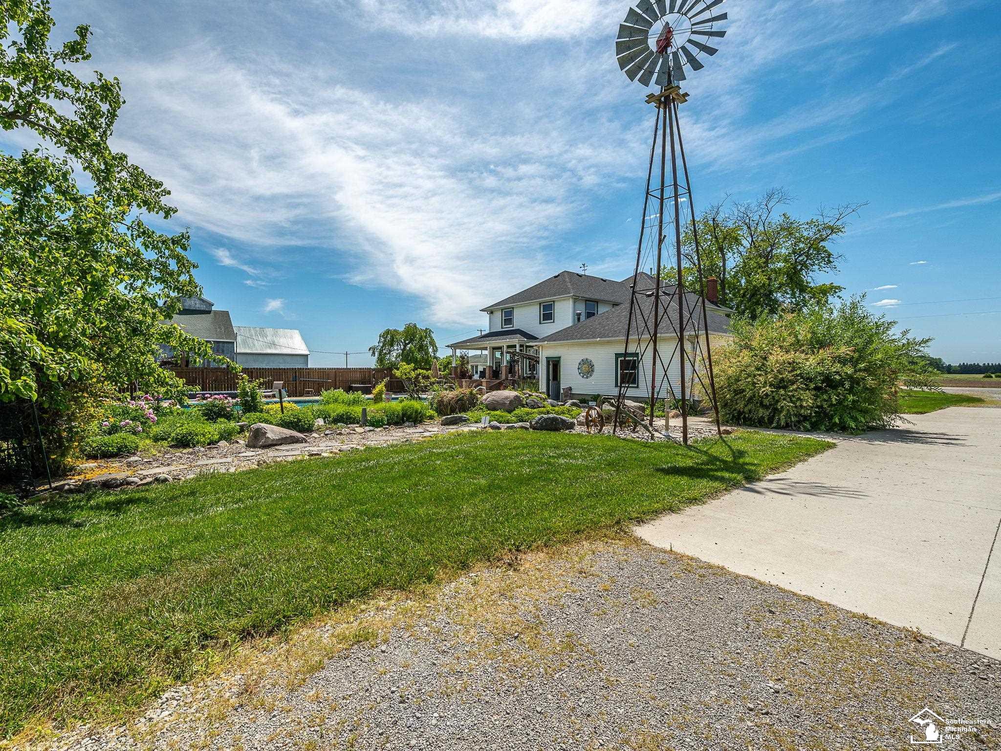 1661 Bucholtz Highway