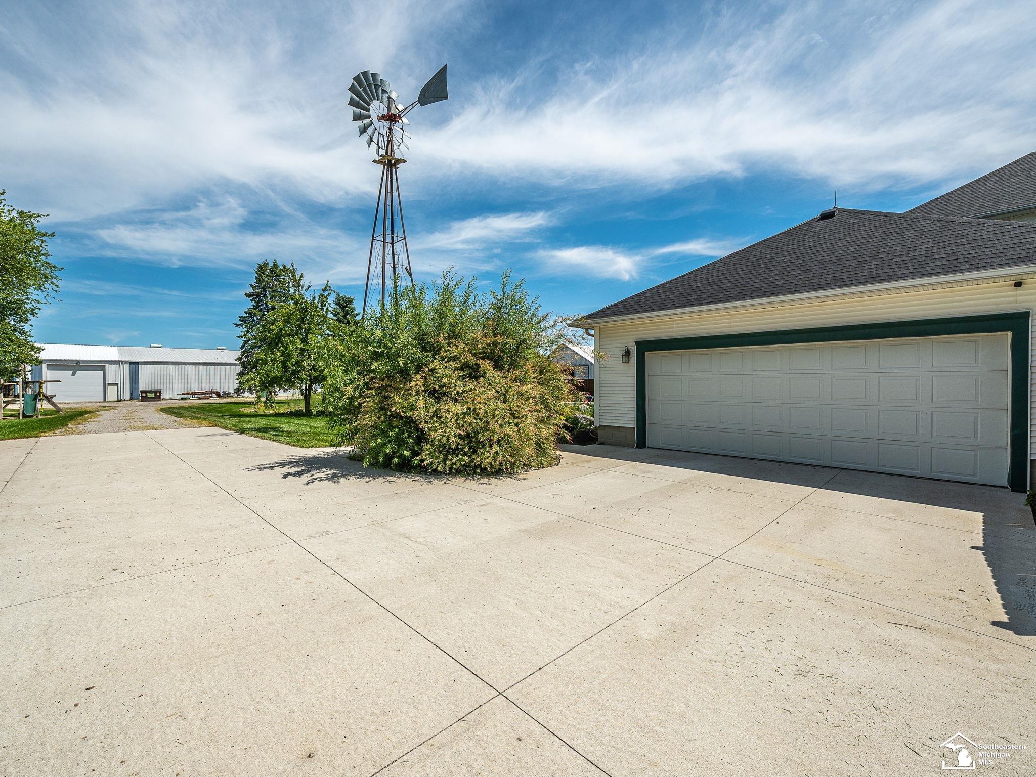 1661 Bucholtz Highway