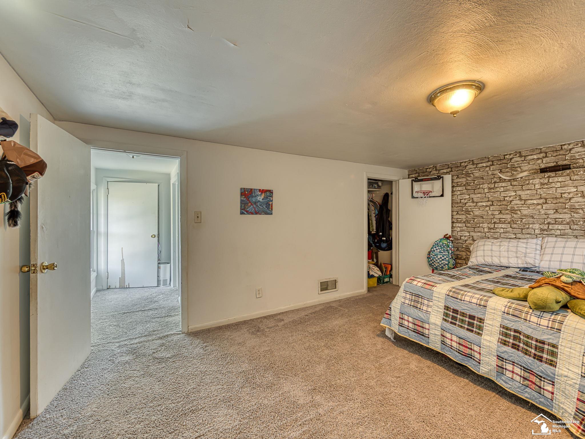 18318 Kent Road