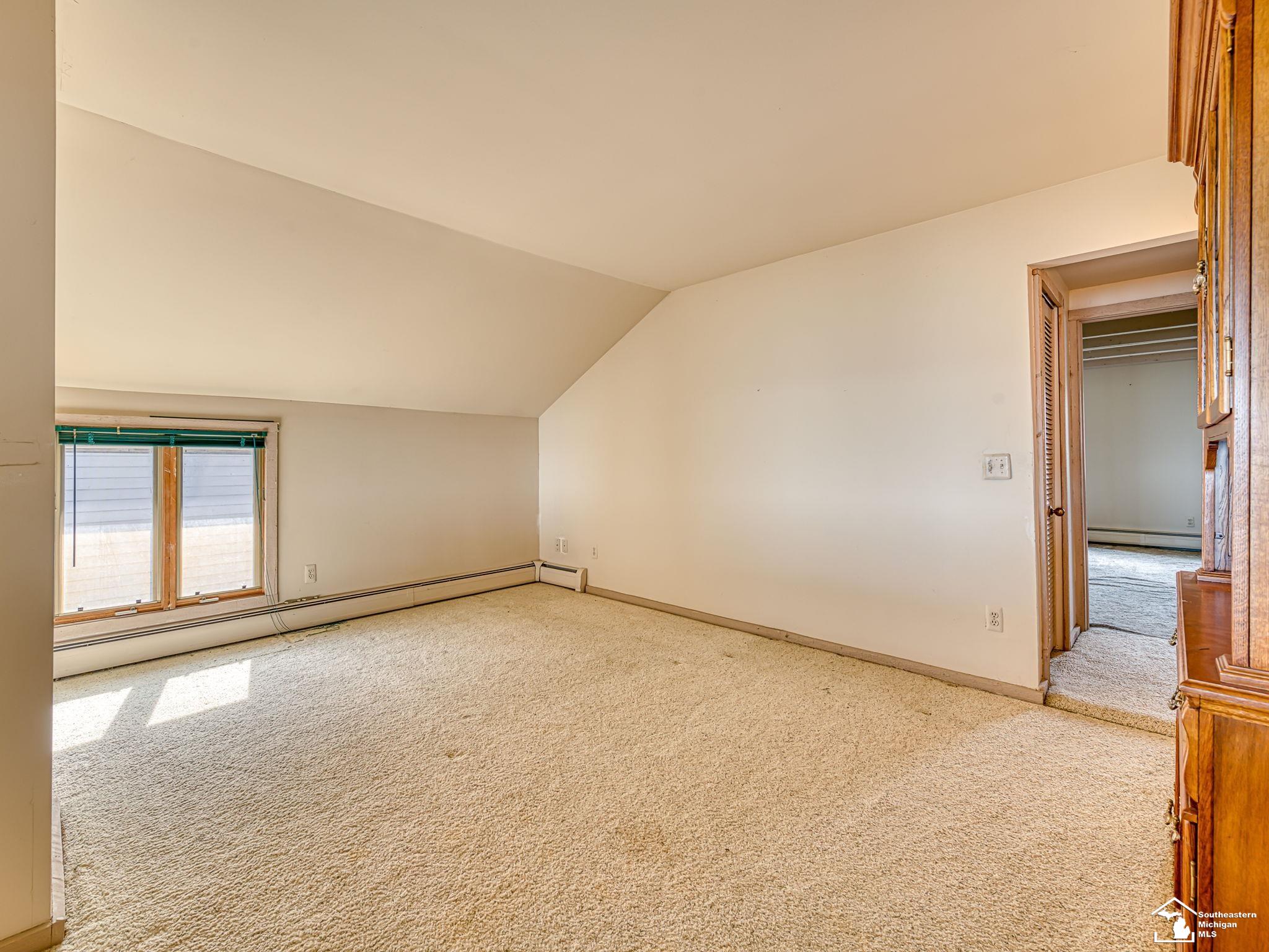 3360 Lakeshore Drive