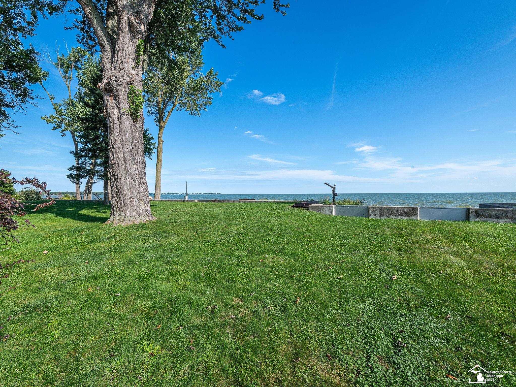 3360 Lakeshore Drive