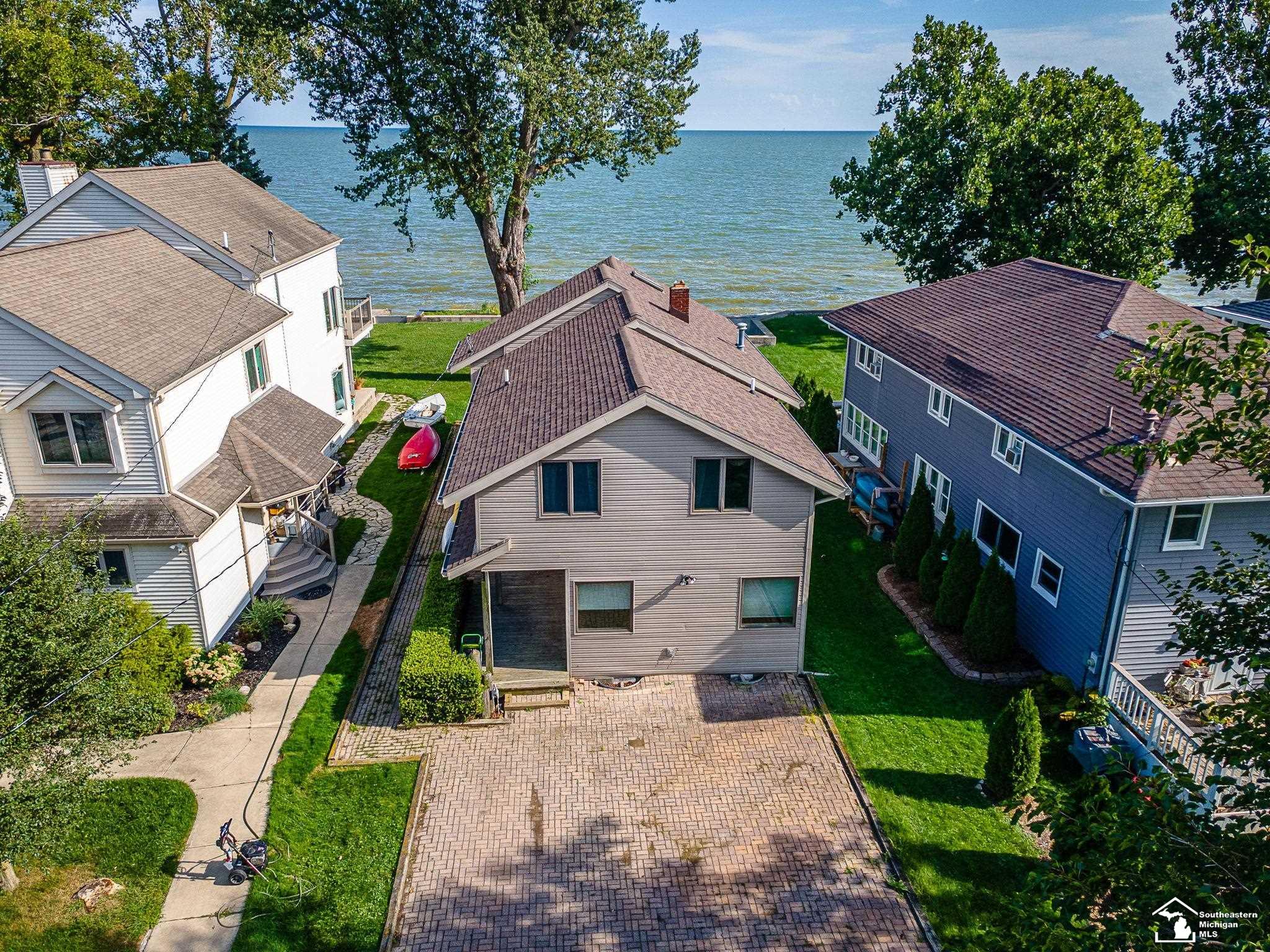 3360 Lakeshore Drive
