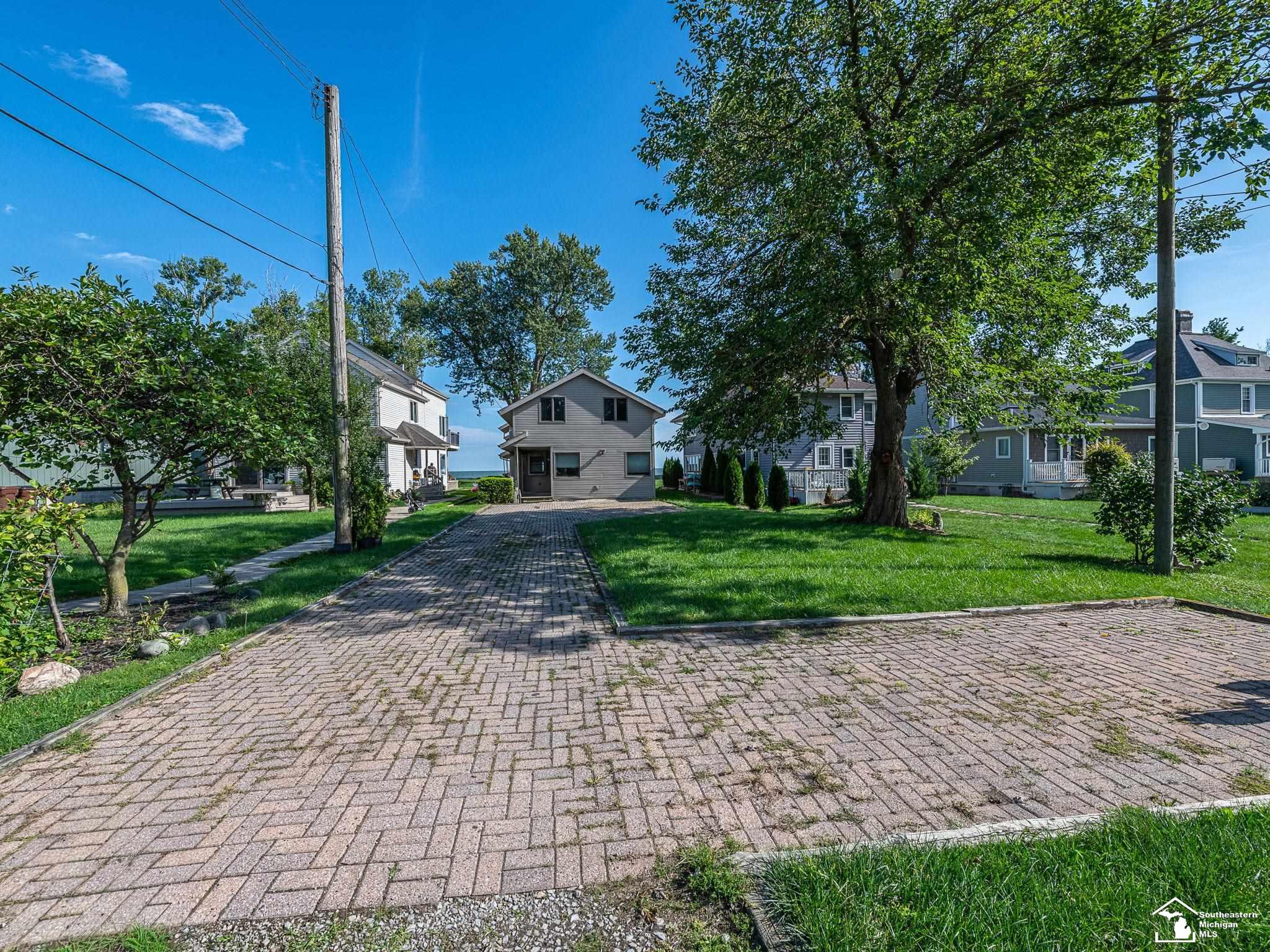 3360 Lakeshore Drive