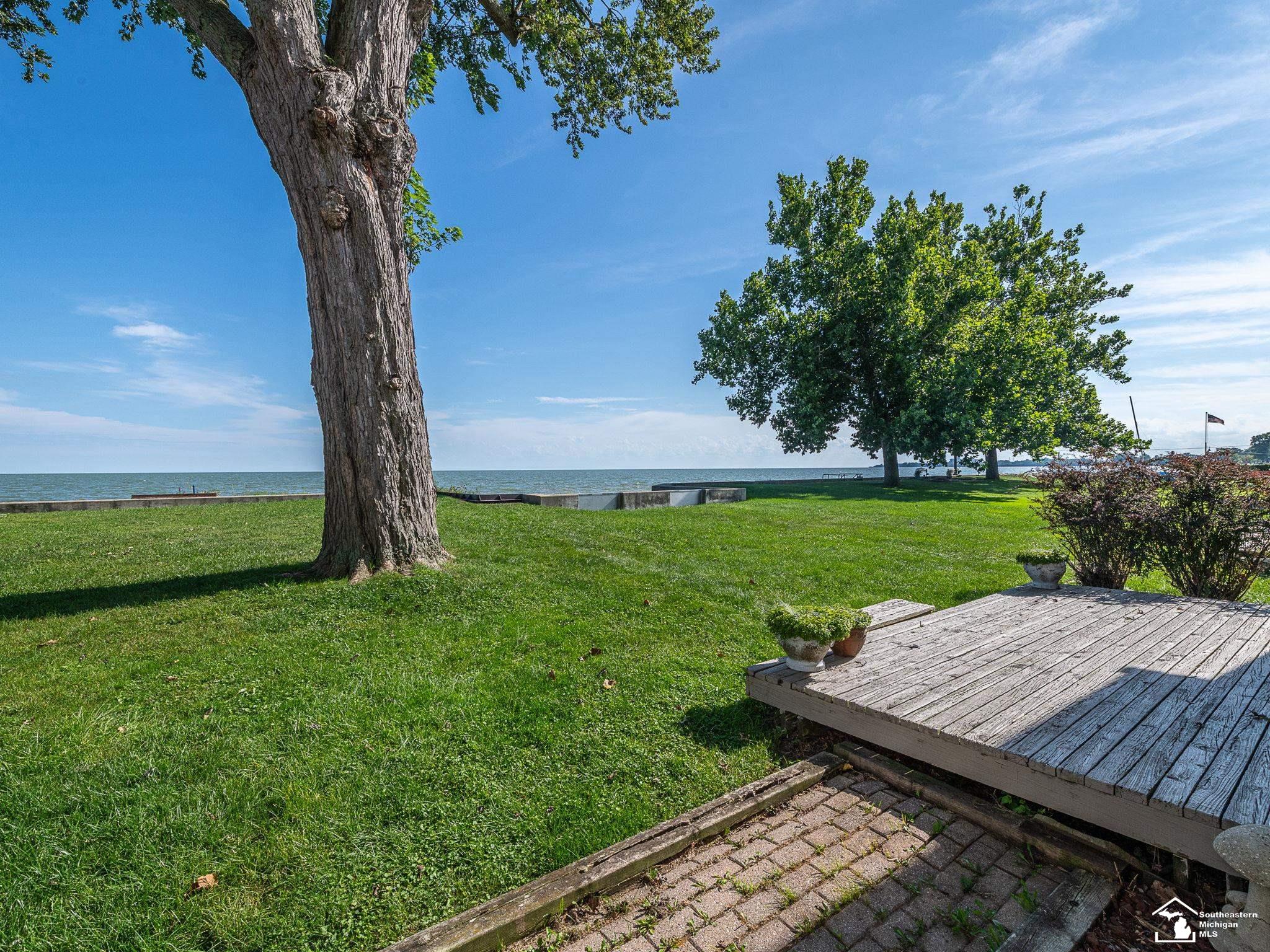 3360 Lakeshore Drive