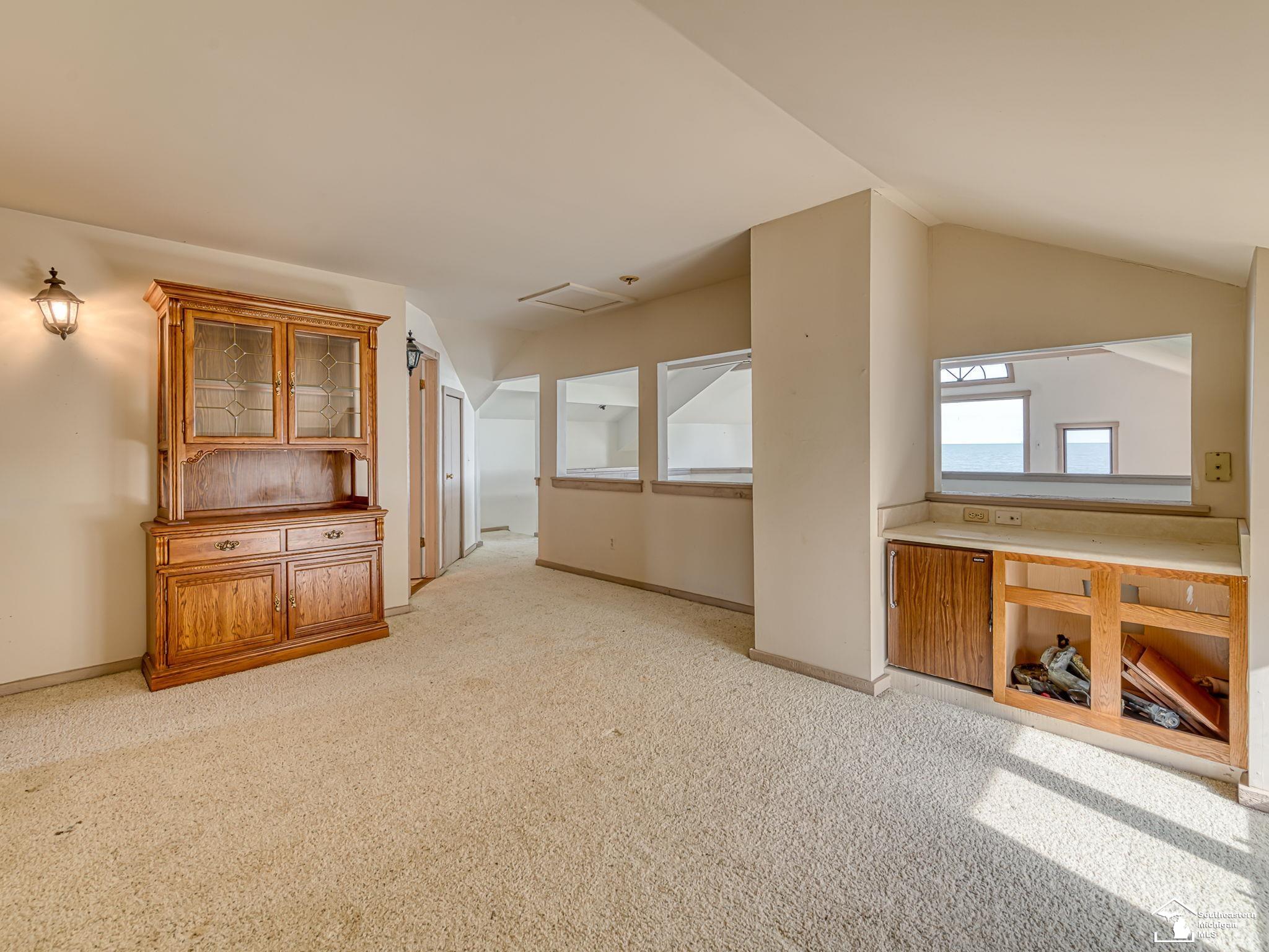 3360 Lakeshore Drive