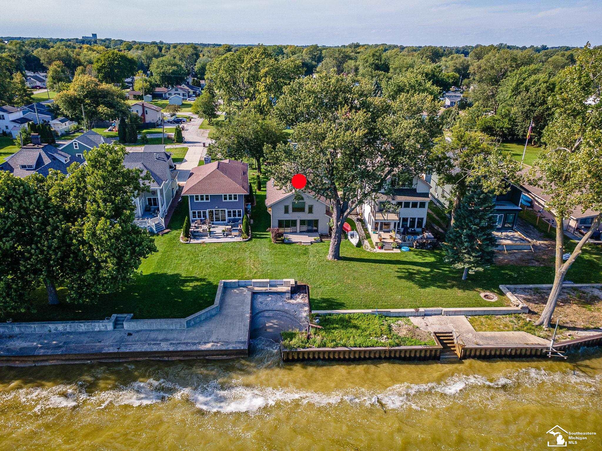 3360 Lakeshore Drive