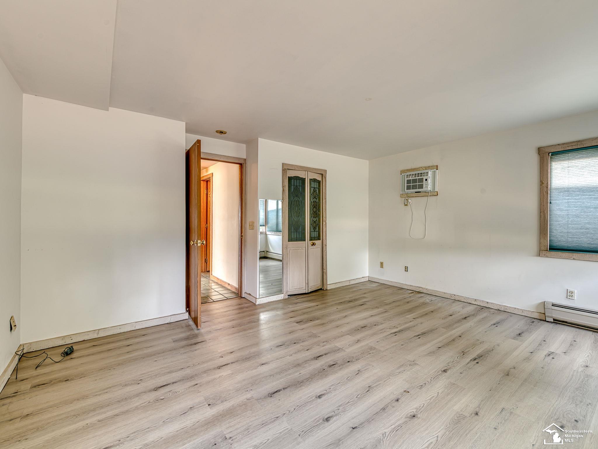 3360 Lakeshore Drive