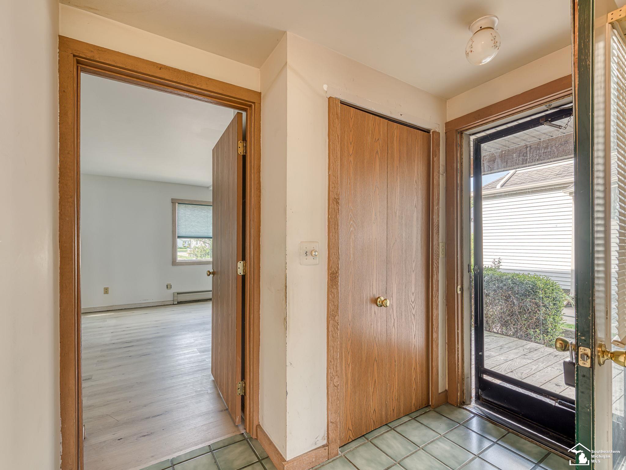 3360 Lakeshore Drive